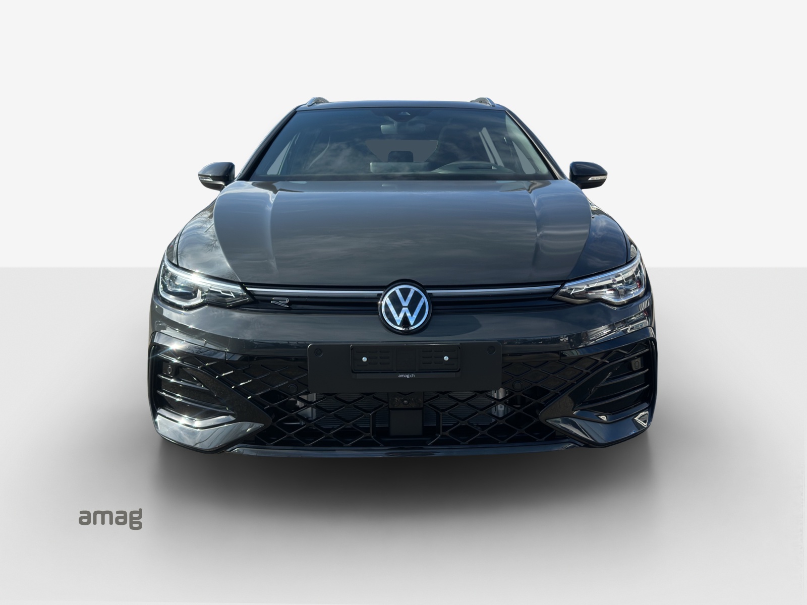 VW Golf Variant 1.5 eTSI mHEV R-Line DSG-image-6