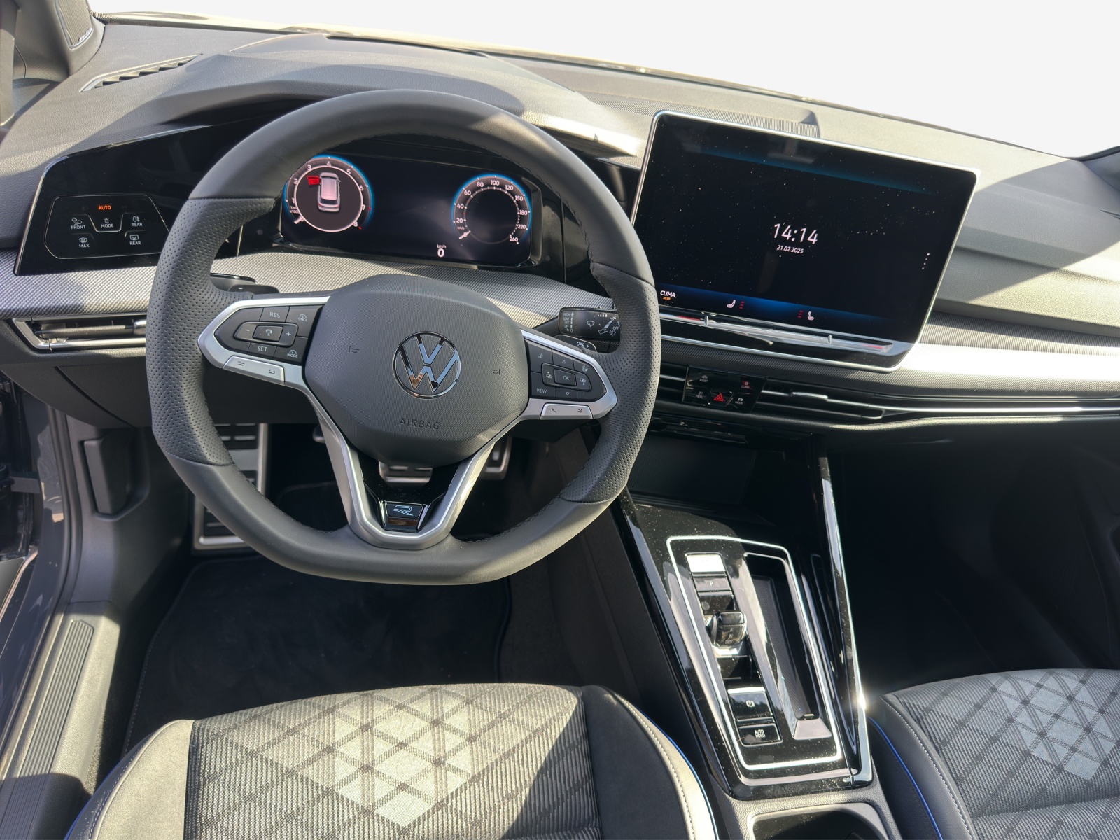 VW Golf Variant 1.5 eTSI mHEV R-Line DSG-image-8