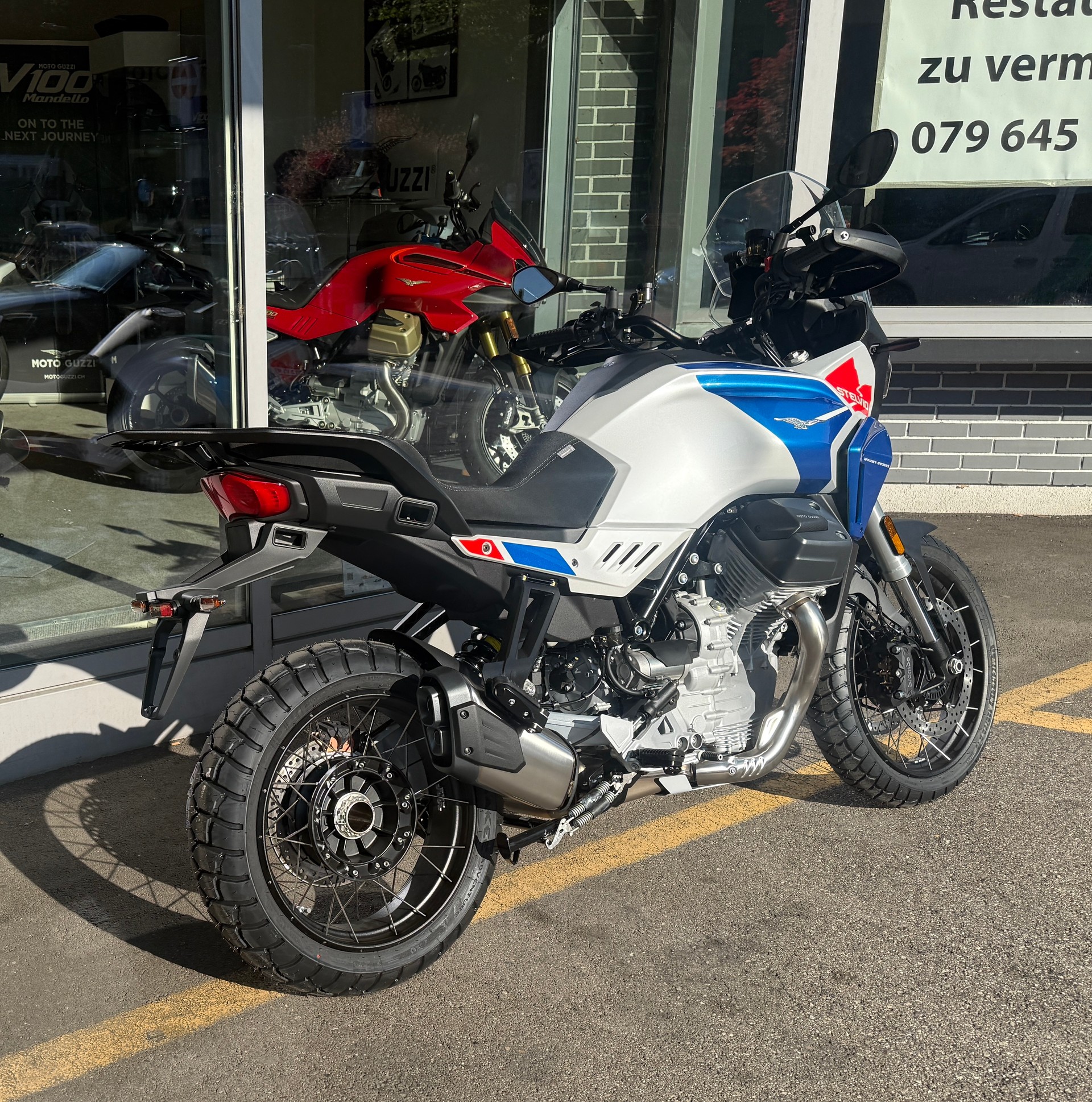 MOTO GUZZI Stelvio Duecento Tributo-showroom-element-2