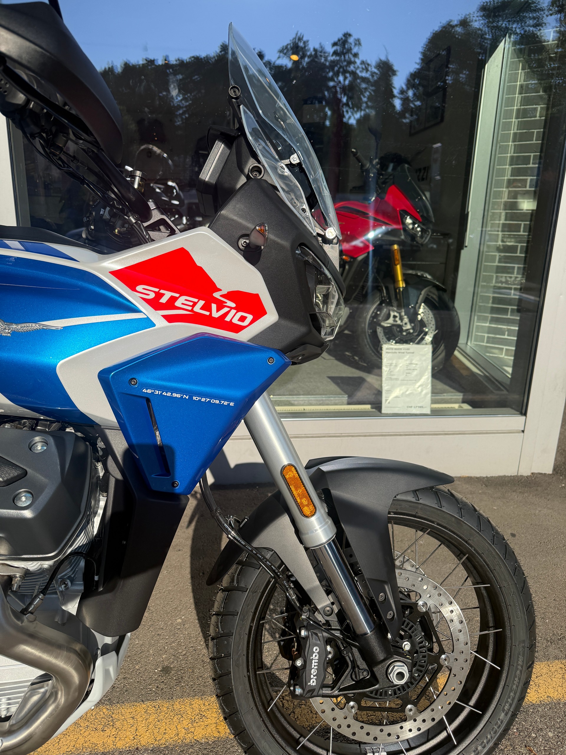 MOTO GUZZI Stelvio Duecento Tributo-showroom-element-3