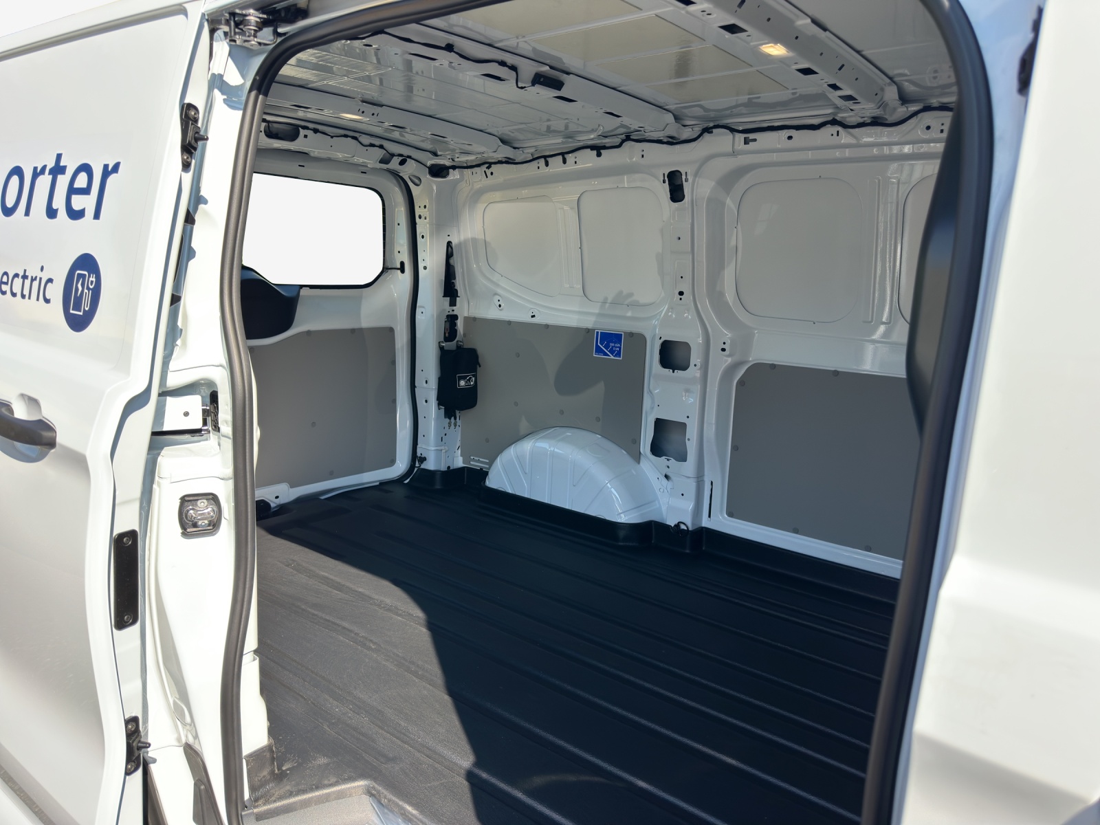 VW e-Transporter 70 kWh-image-11