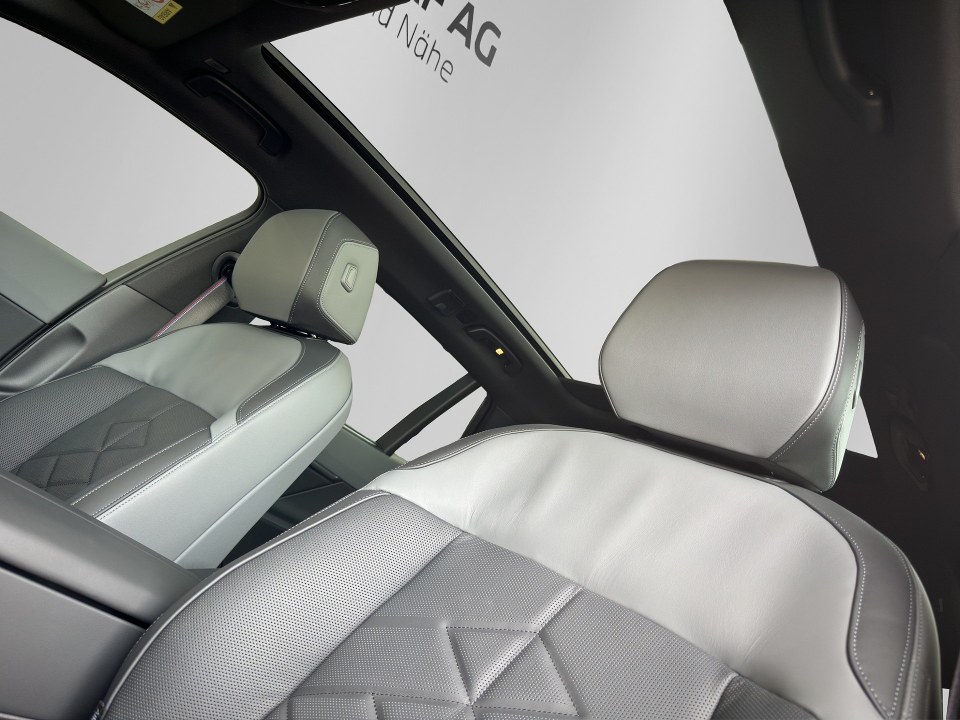 BMW i5 M60 Touring M Sport Pro-image-15