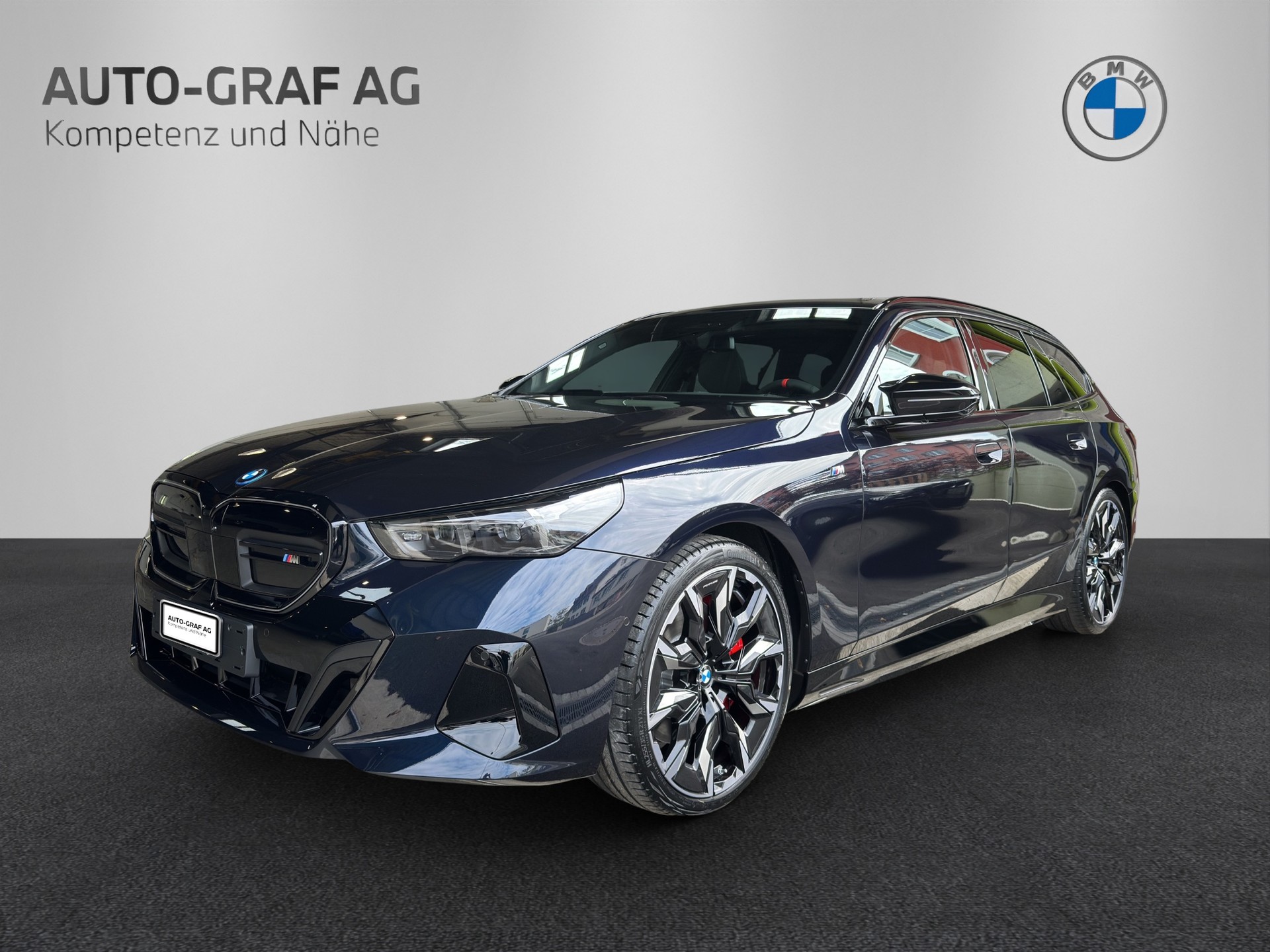 BMW i5 M60 Touring M Sport Pro-image-0