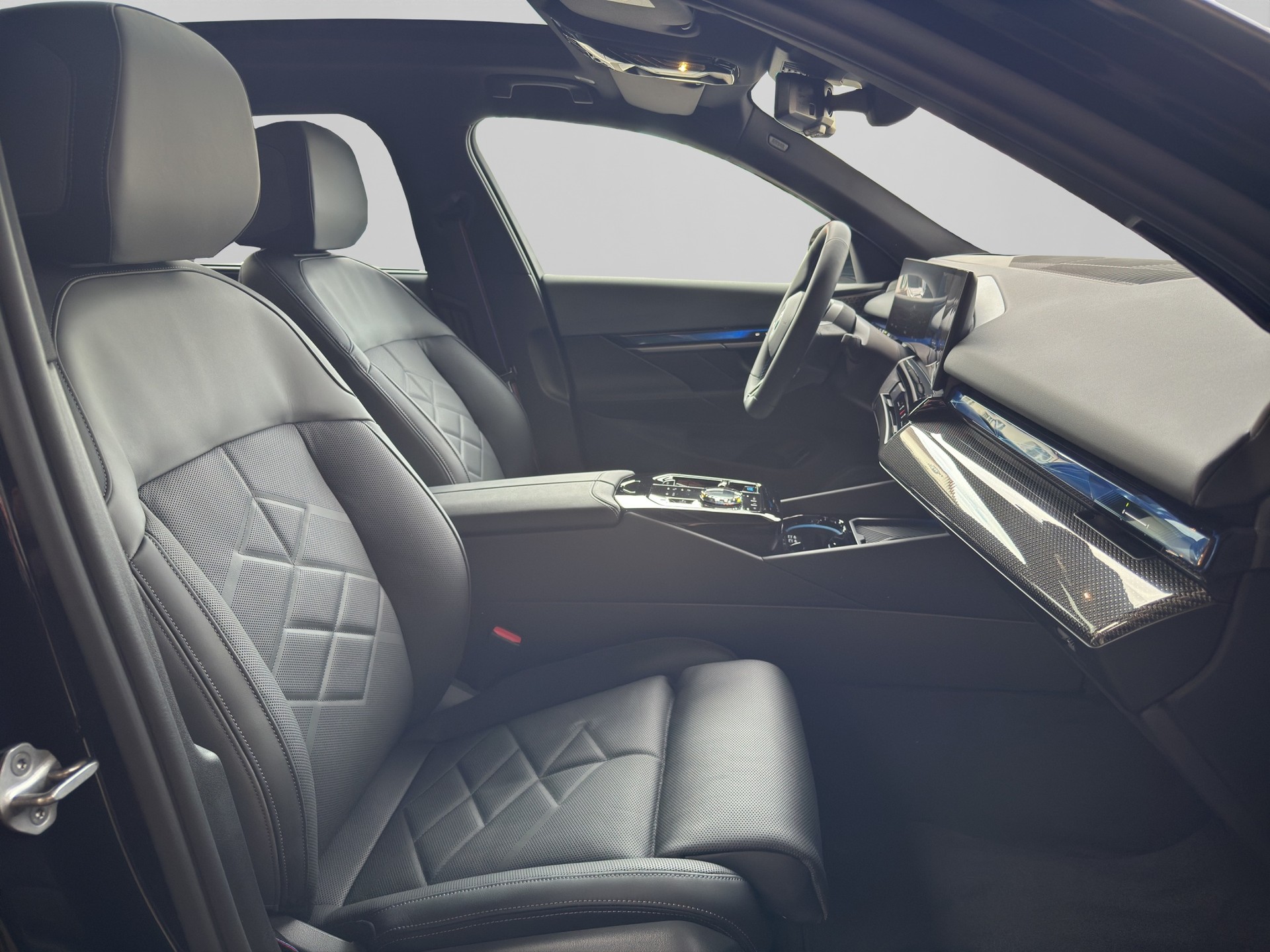 BMW i5 M60 Touring M Sport Pro-image-14