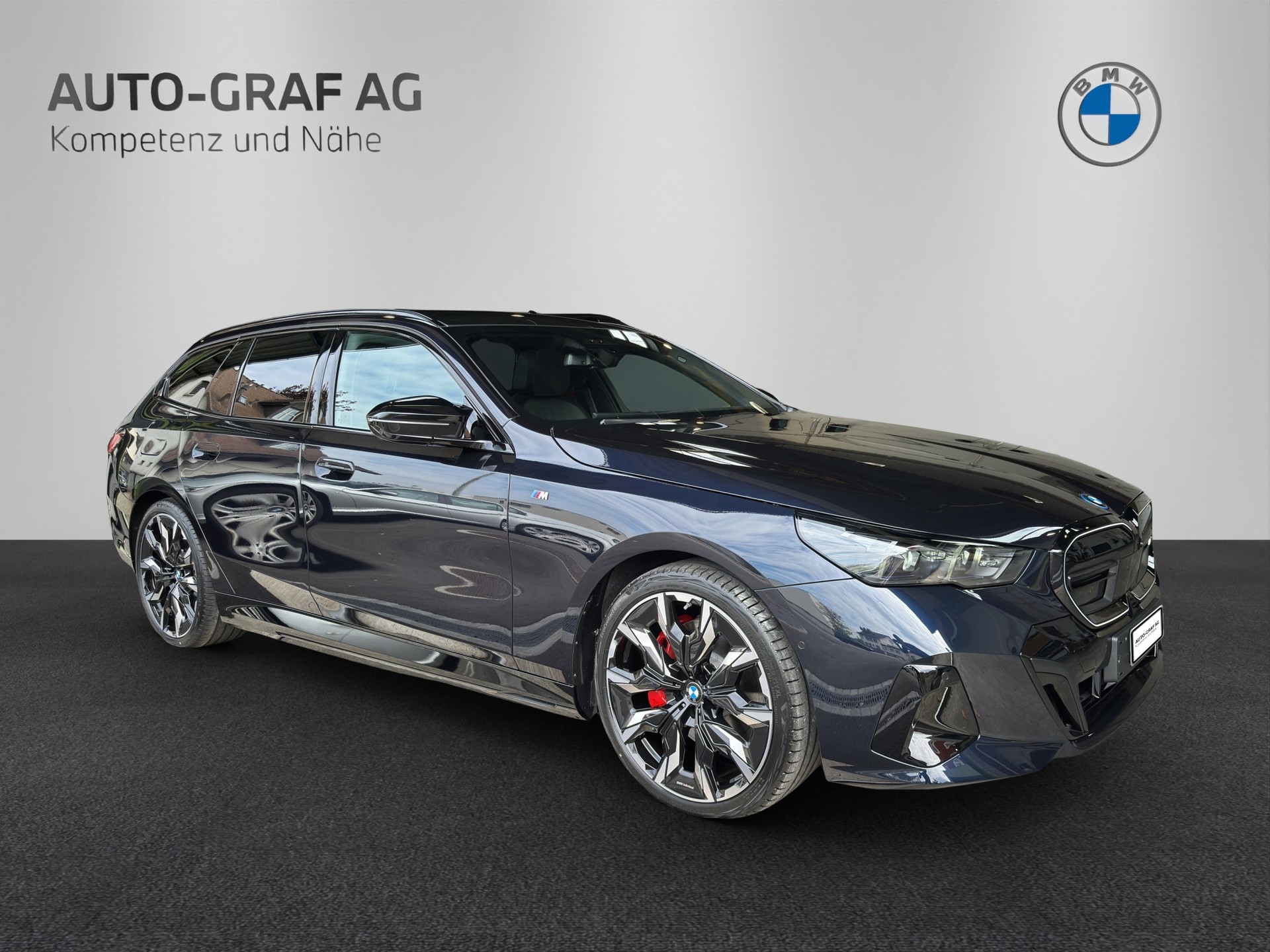 BMW i5 M60 Touring M Sport Pro-image-6