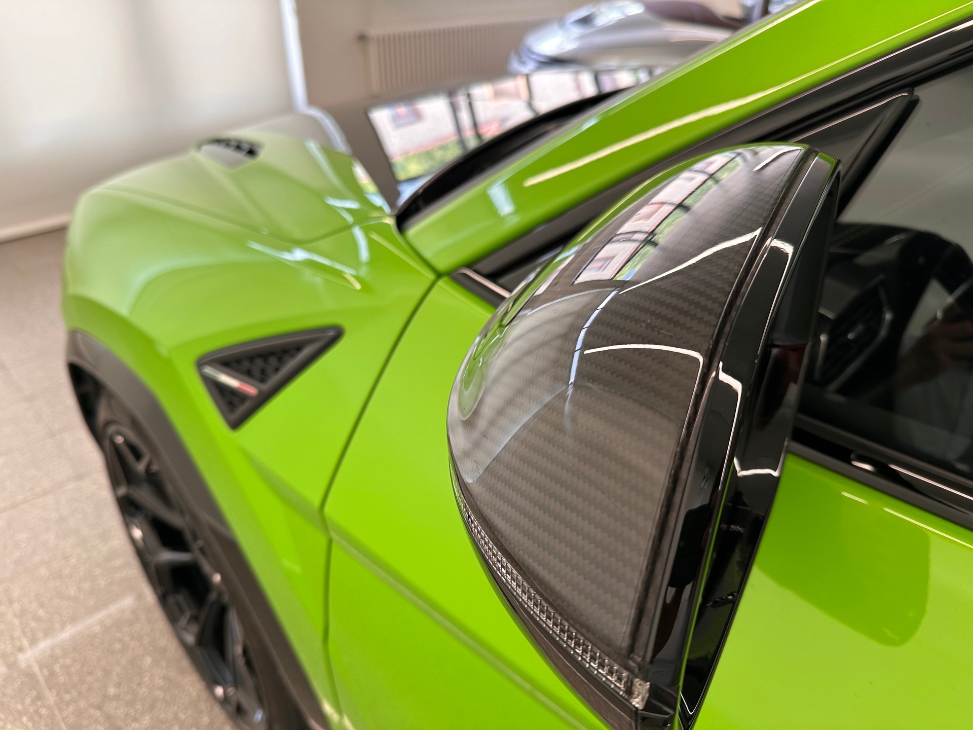 LAMBORGHINI URUS Performante-image-7