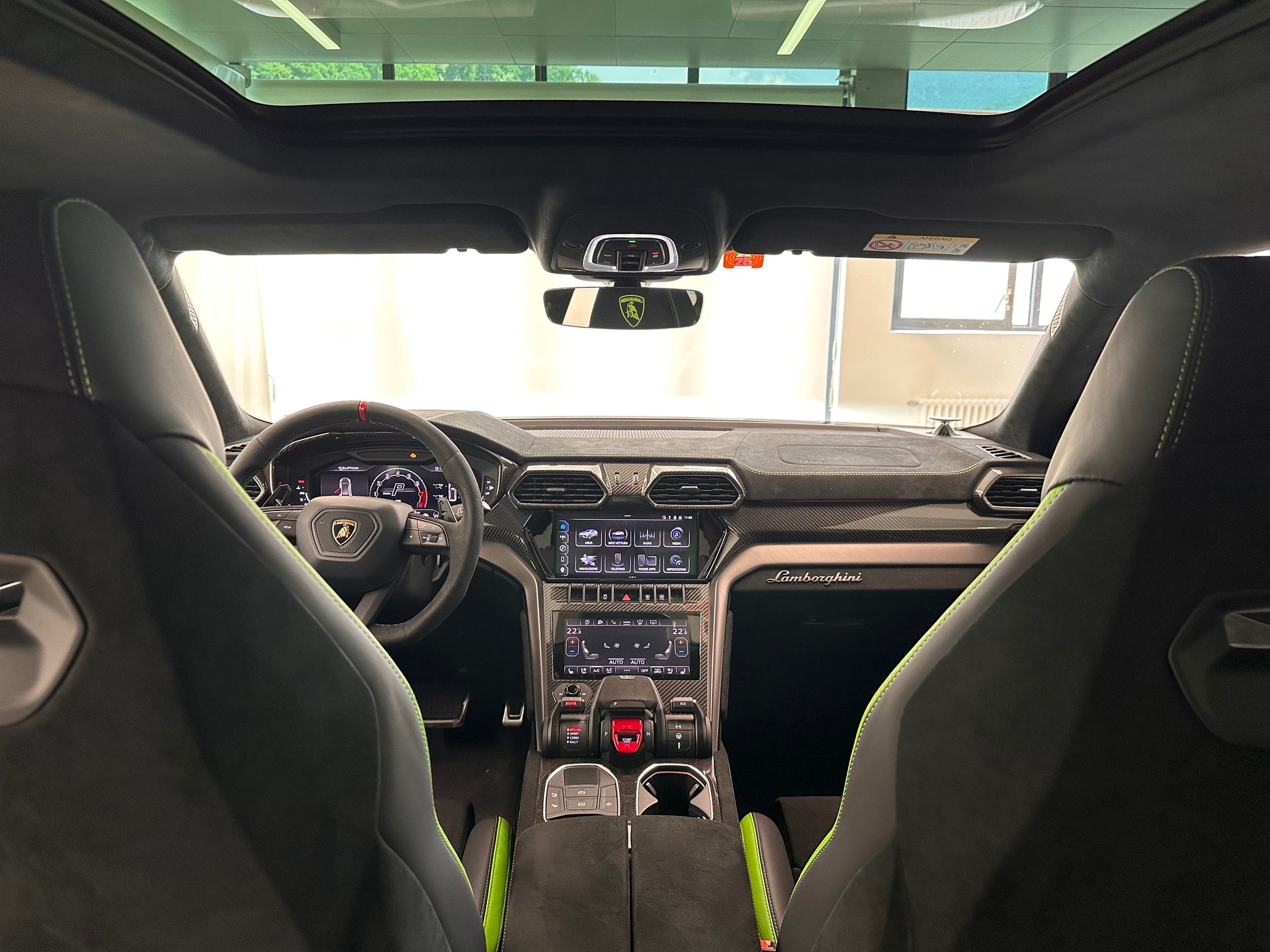 LAMBORGHINI URUS Performante-image-15