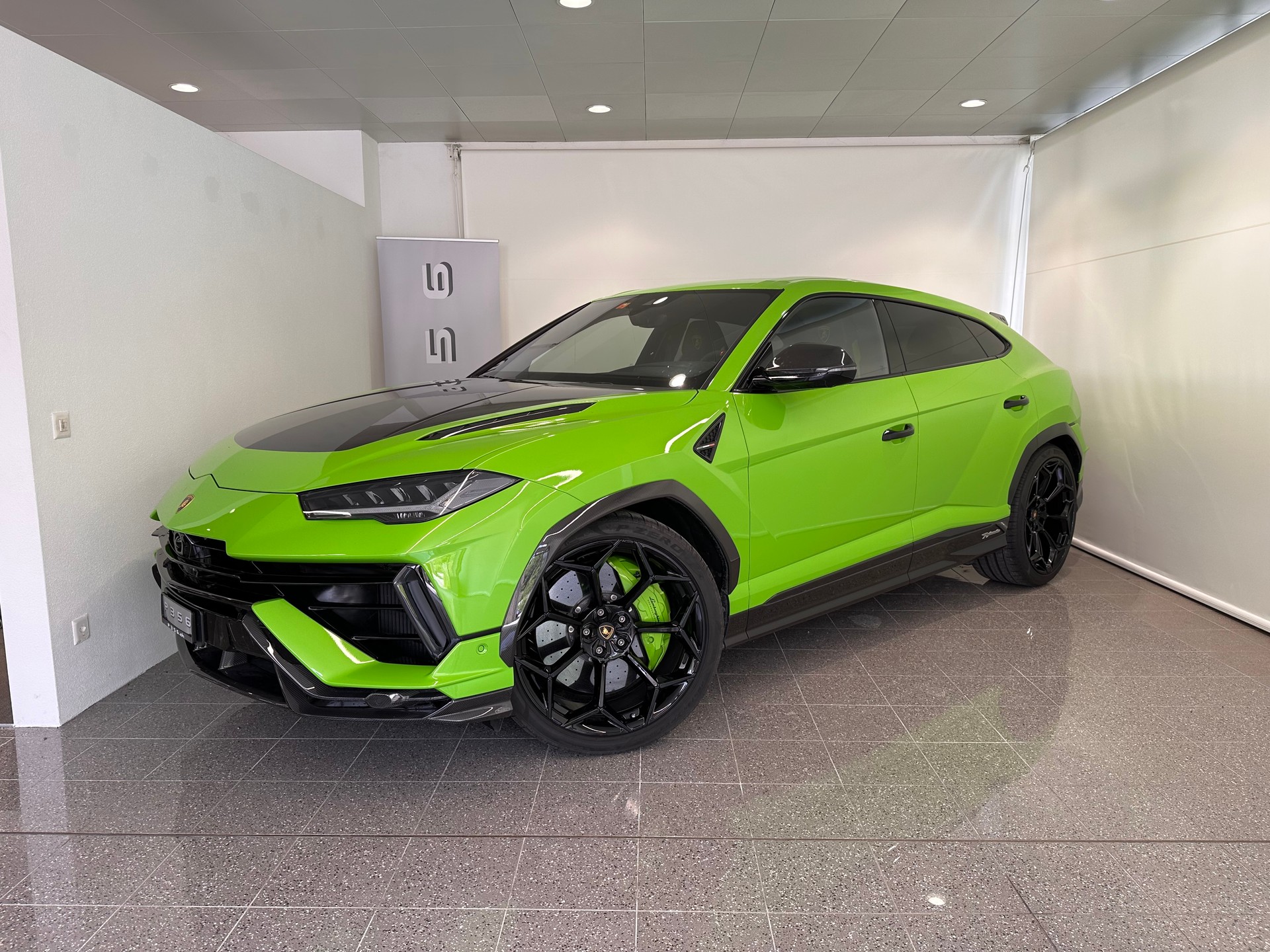 LAMBORGHINI URUS Performante-image-0