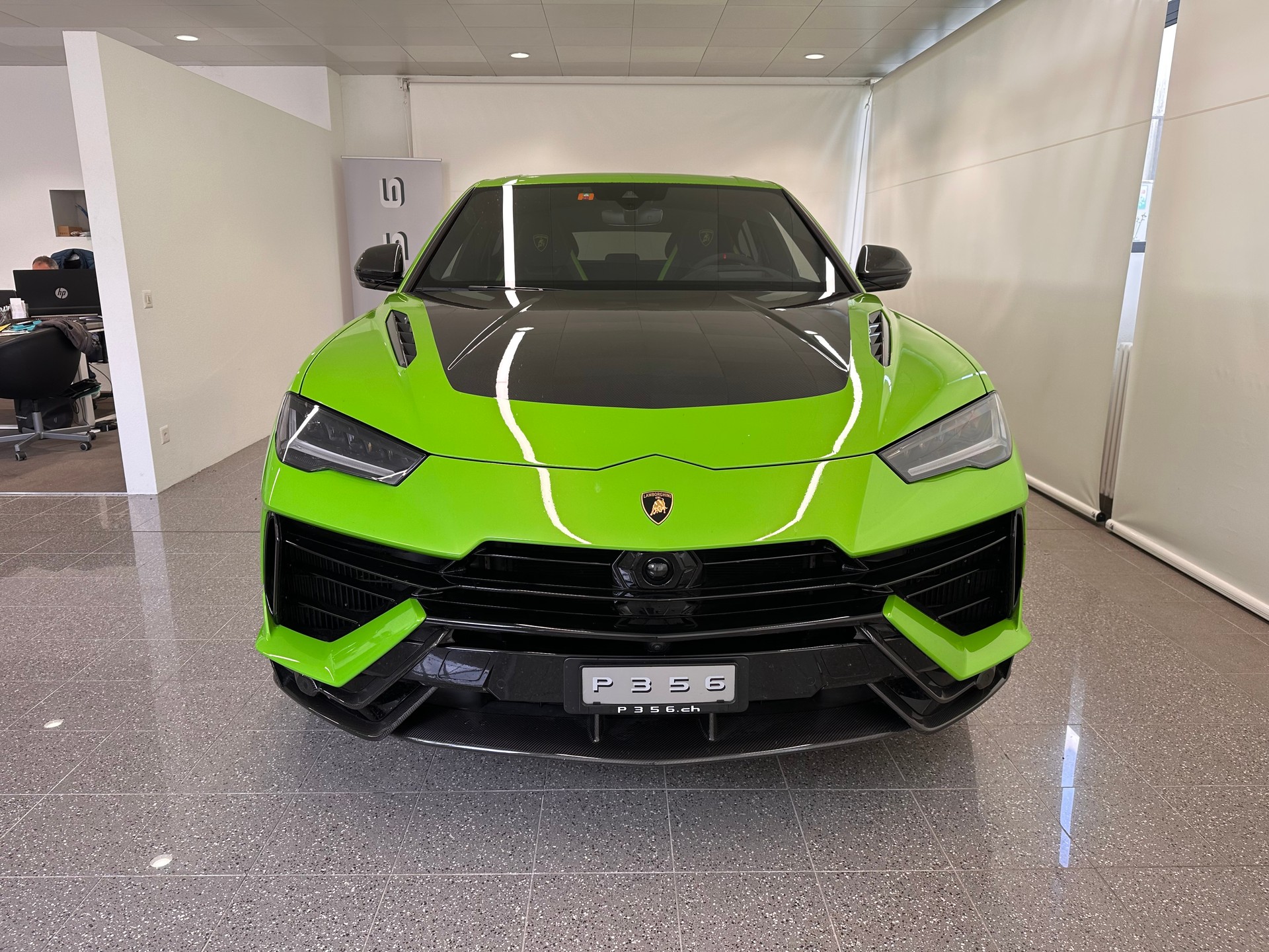 LAMBORGHINI URUS Performante-image-1
