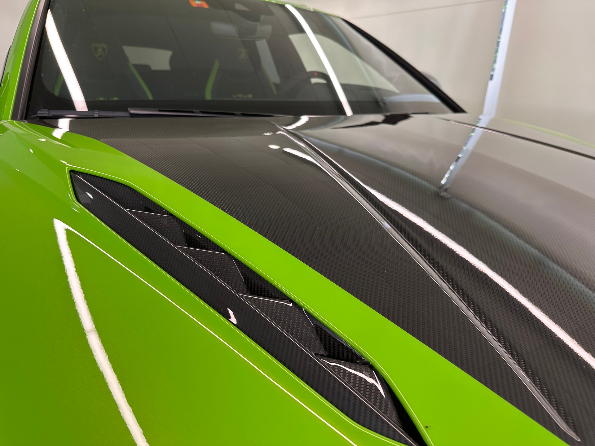 LAMBORGHINI URUS Performante-image-8