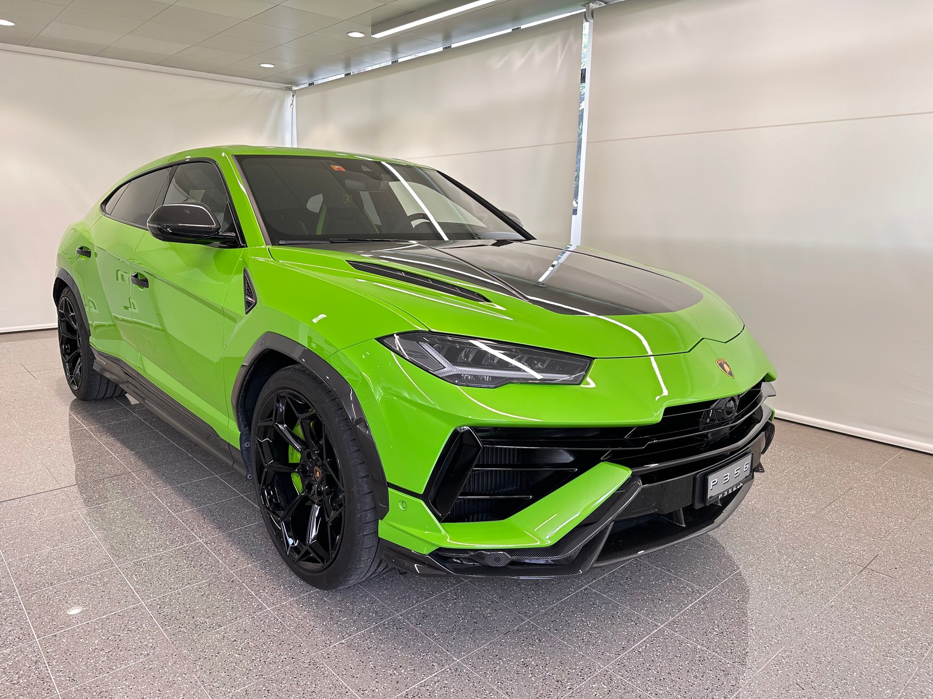LAMBORGHINI URUS Performante-image-2