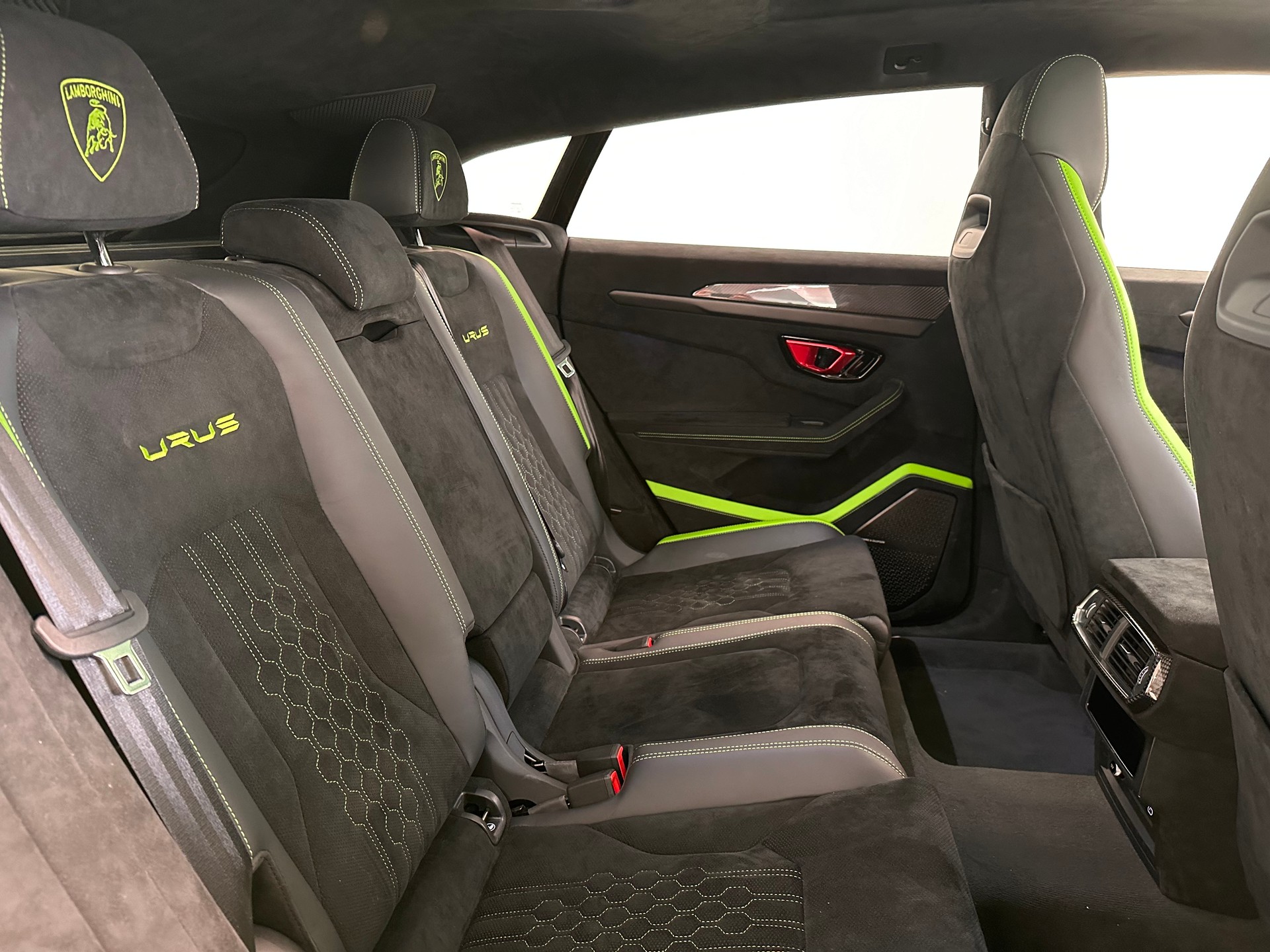 LAMBORGHINI URUS Performante-image-10