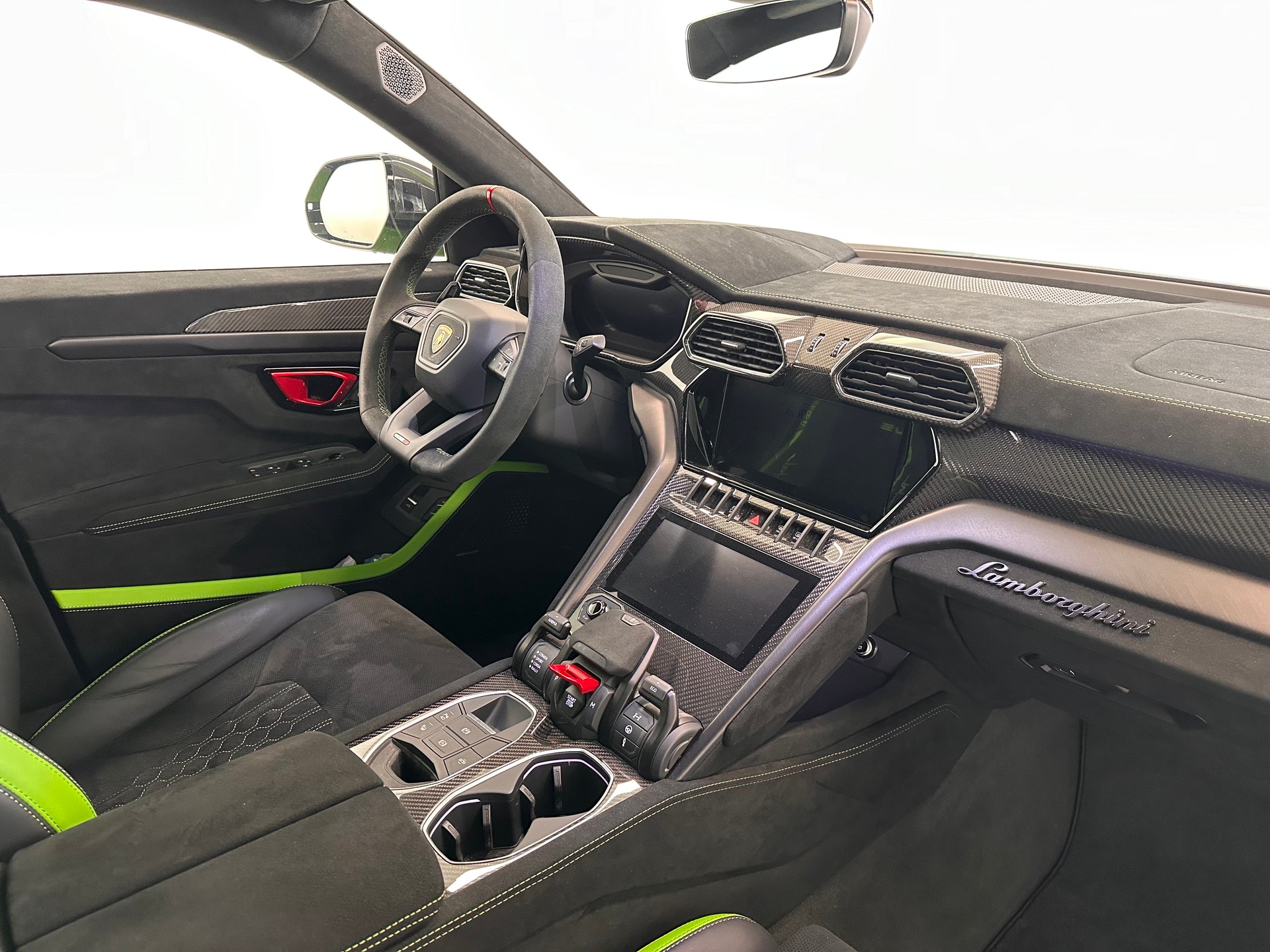 LAMBORGHINI URUS Performante-image-9