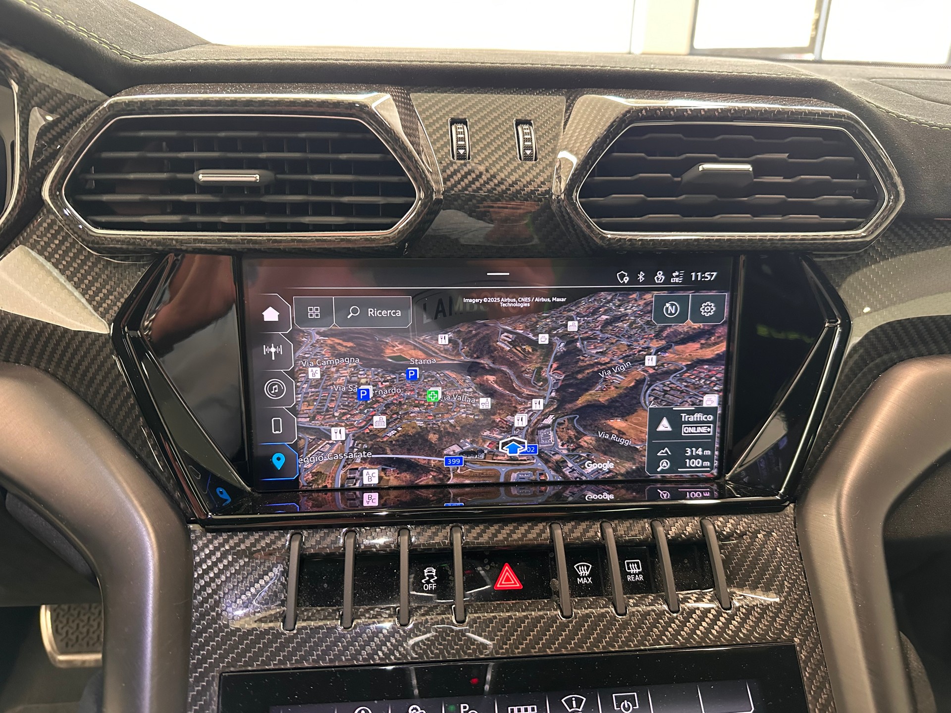 LAMBORGHINI URUS Performante-image-14