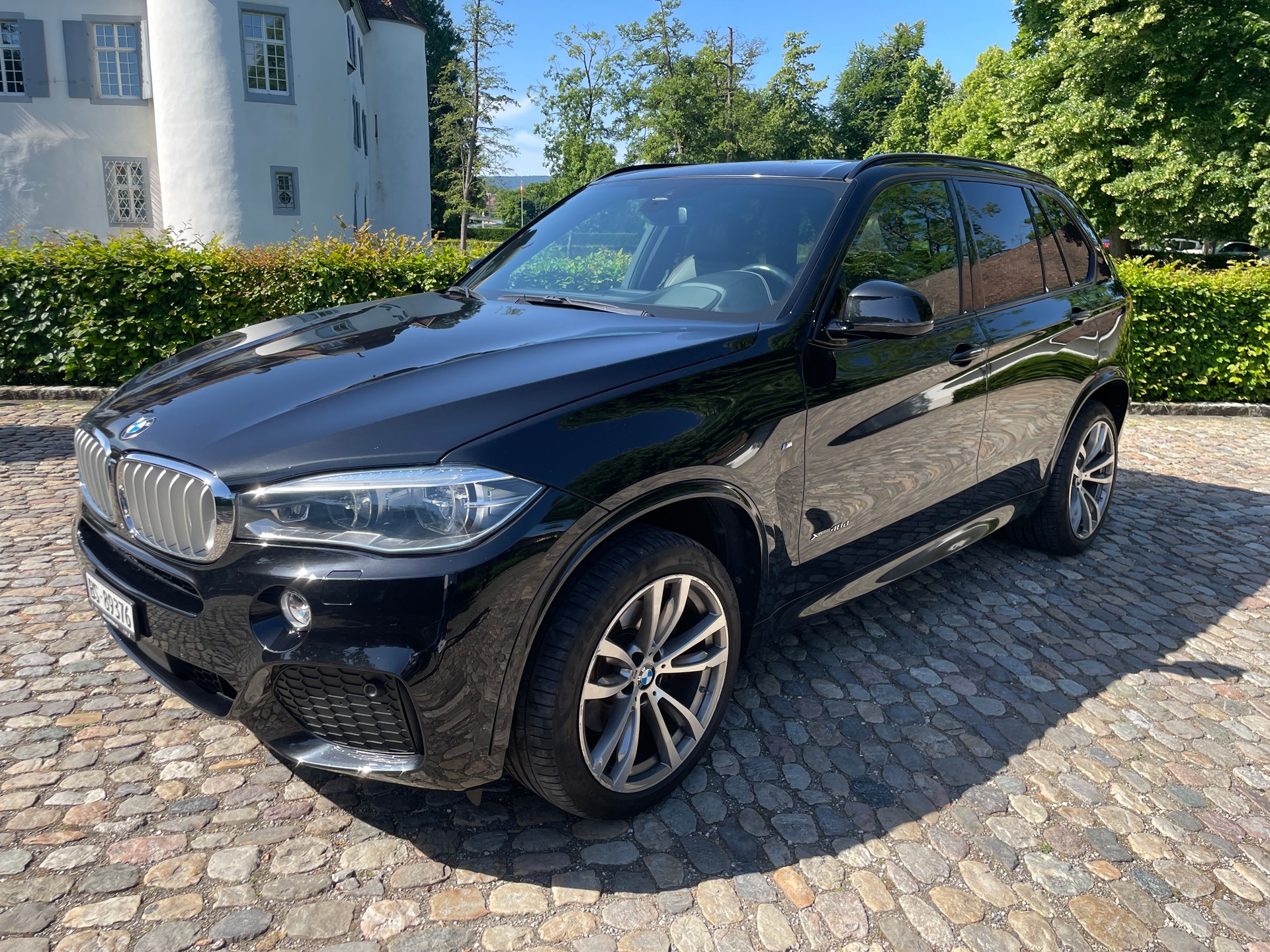 BMW X5 xDrive 40d Steptronic NEUE SOMMER-UND WINTERRÄDER / ÖL vor kurz gewechselt-image-0