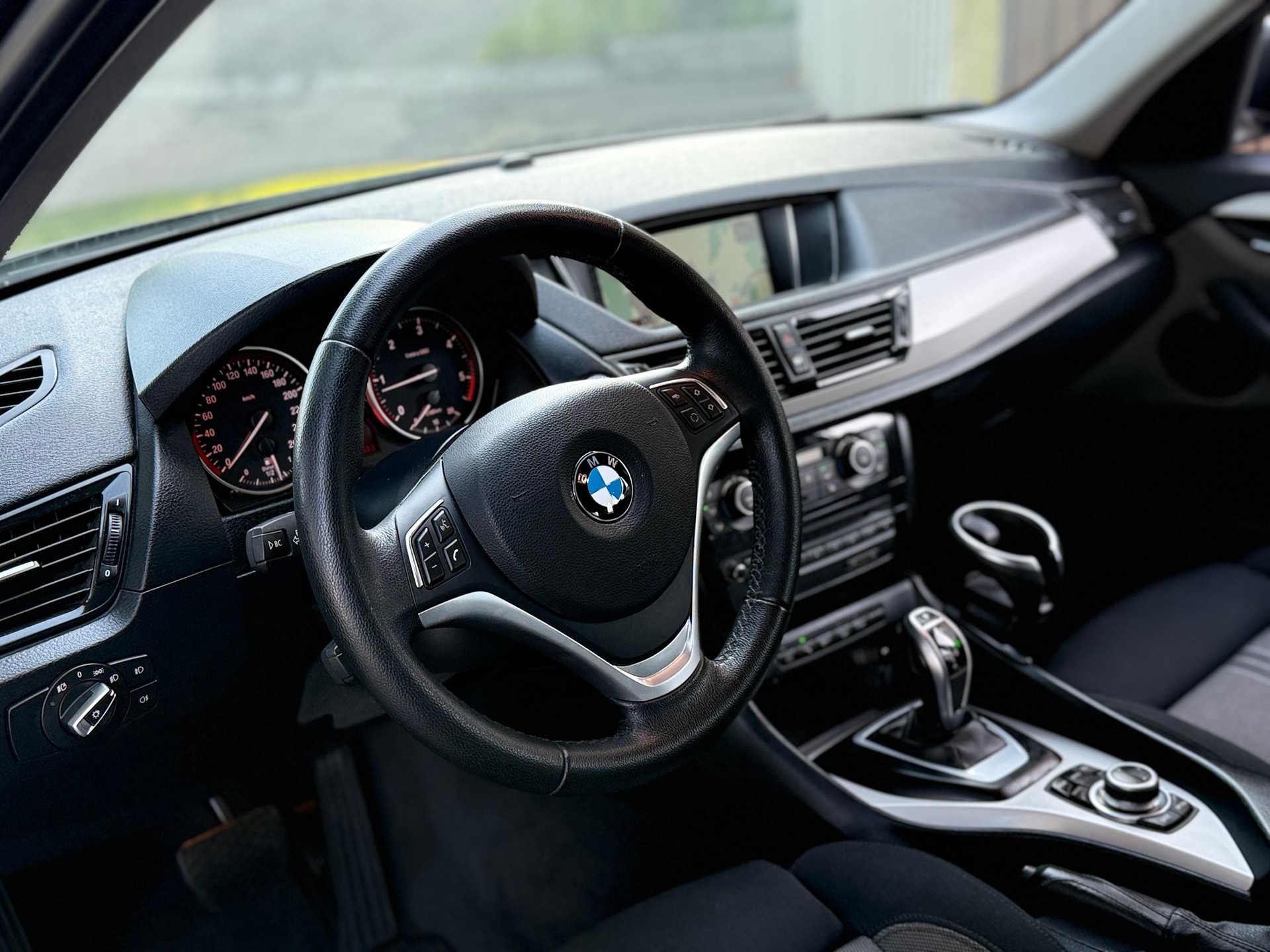 BMW X1 xDrive 18d Sport Line Steptronic-image-6