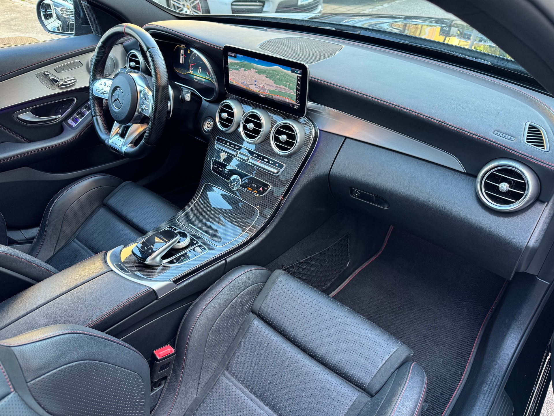 MERCEDES-BENZ C 43 AMG 4Matic 9G-Tronic-image-12
