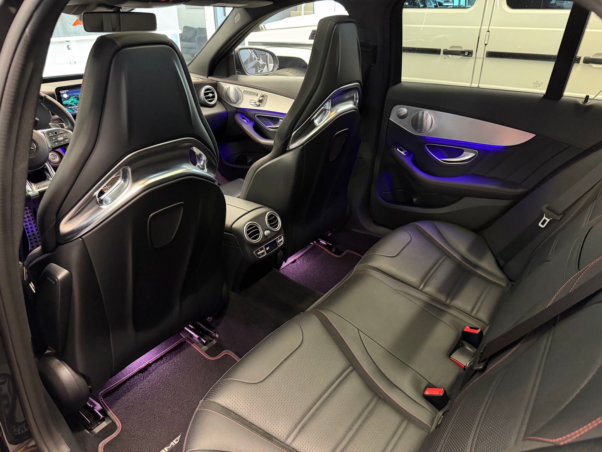 MERCEDES-BENZ C 43 AMG 4Matic 9G-Tronic-image-27