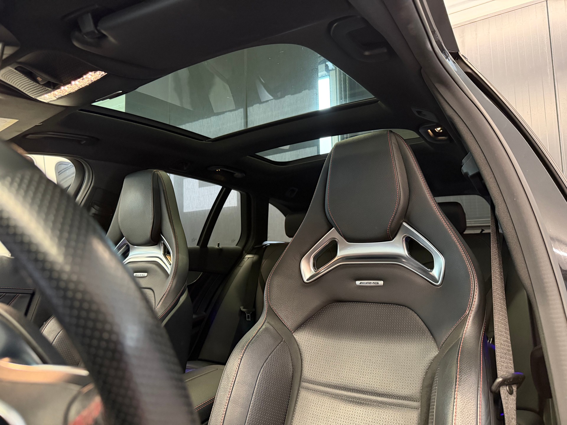 MERCEDES-BENZ C 43 AMG 4Matic 9G-Tronic-image-11