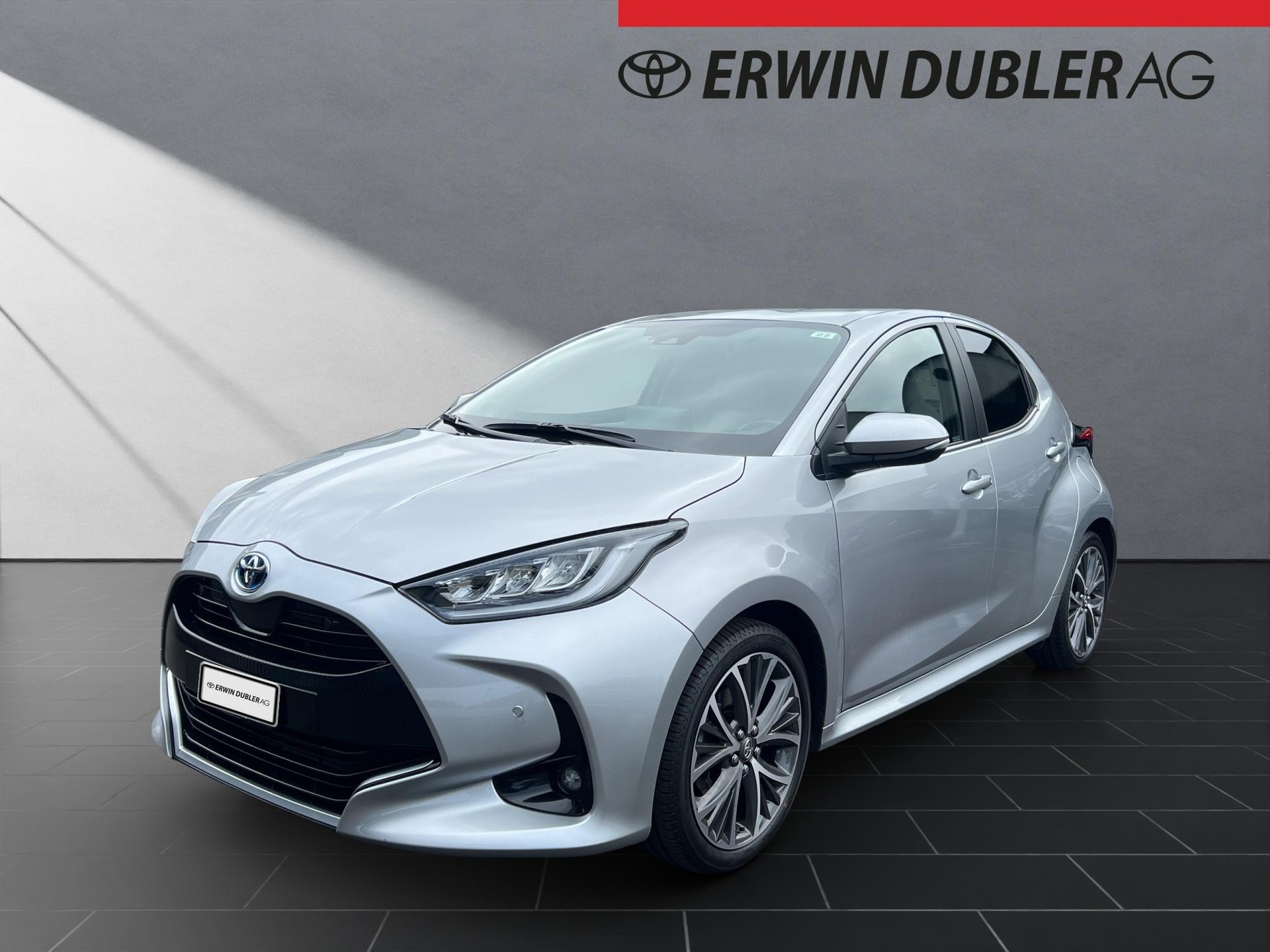 TOYOTA Yaris 1.5 VVT-i HSD Premium-image-0