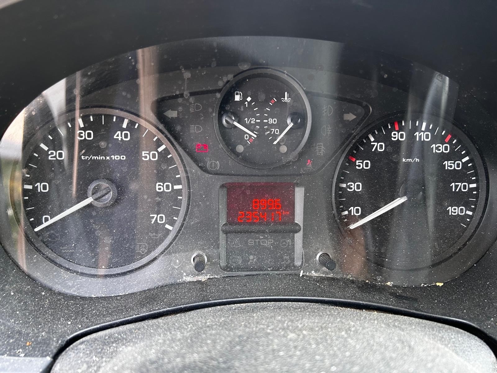 PEUGEOT Partner 1.6 BlueHDI S&S Active-image-12