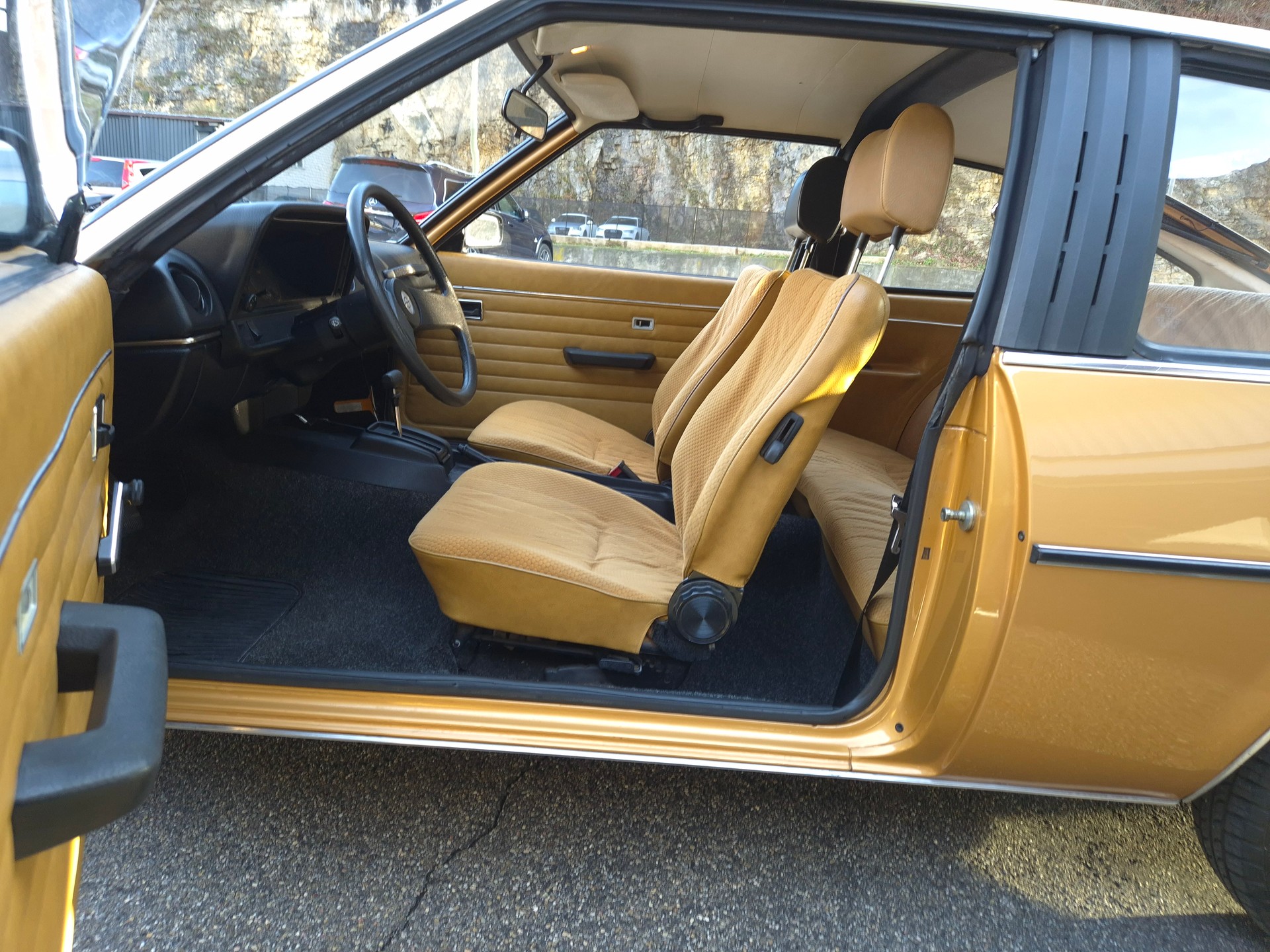 OPEL Manta B Coupe-image-12