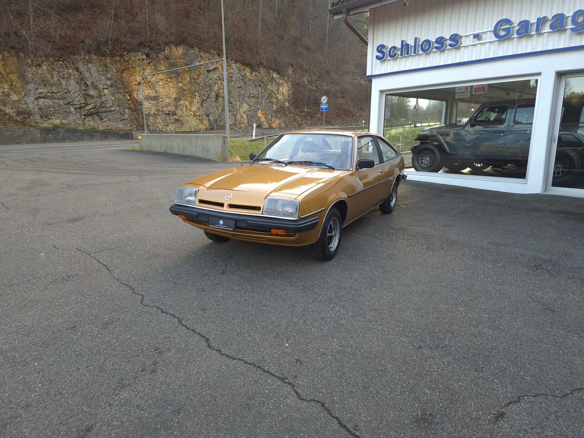 OPEL Manta B Coupe-image-4