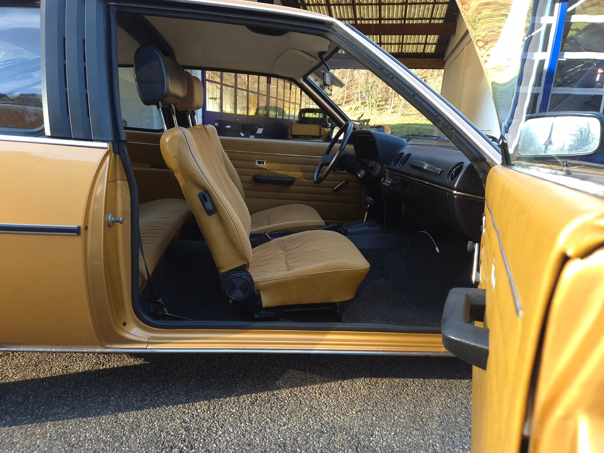 OPEL Manta B Coupe-image-17