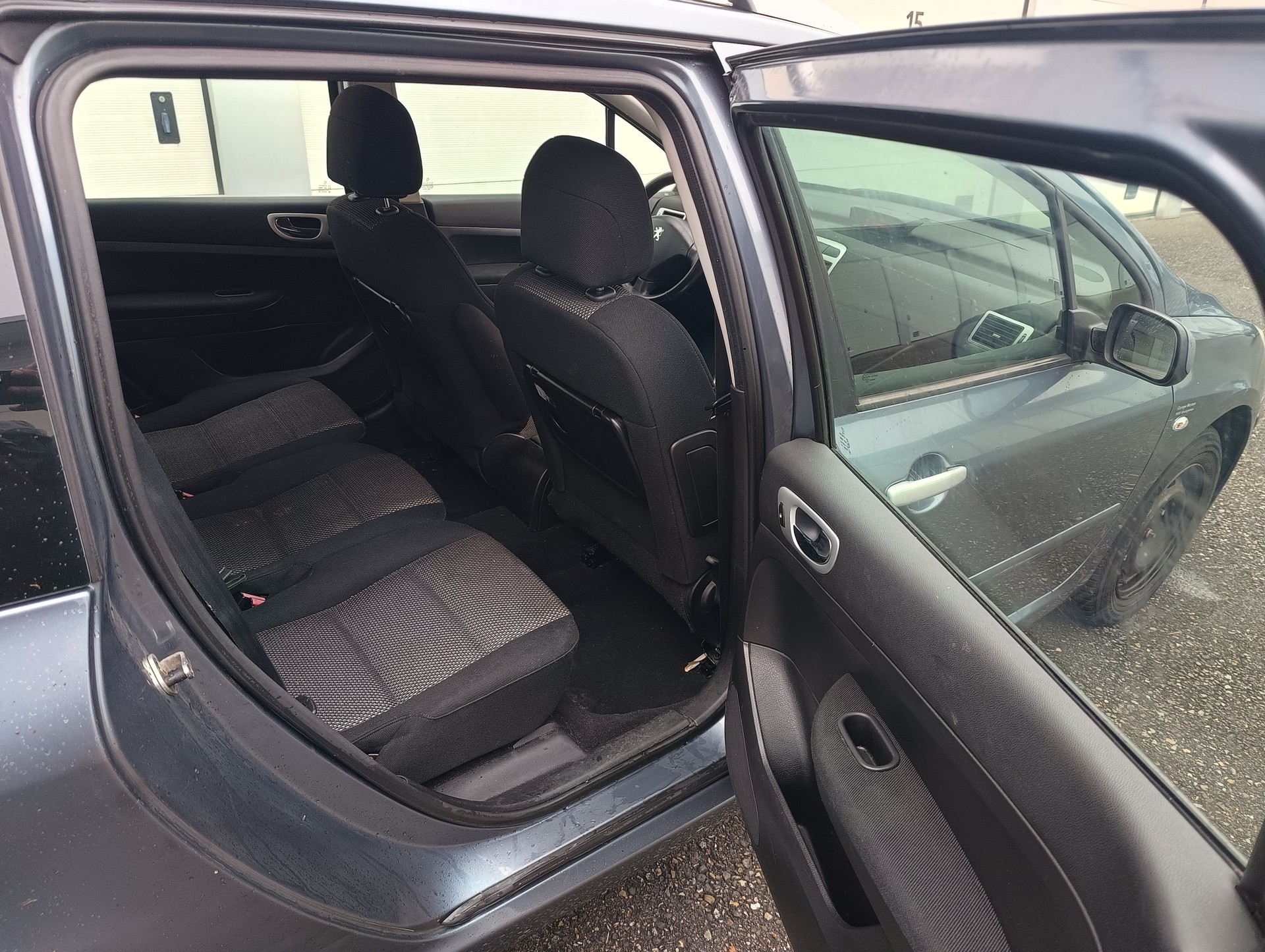 PEUGEOT 307 SW 1.6 16V Premium-image-9