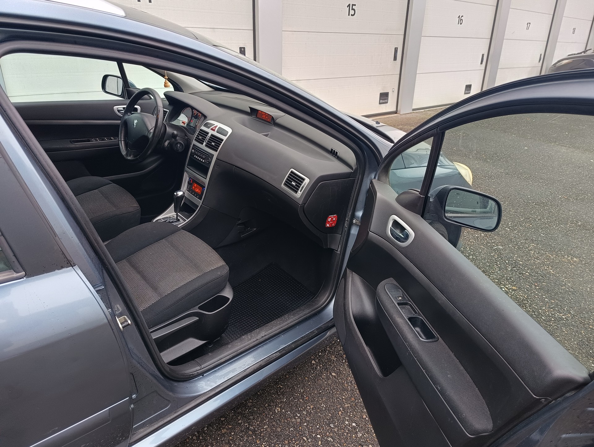 PEUGEOT 307 SW 1.6 16V Premium-image-6