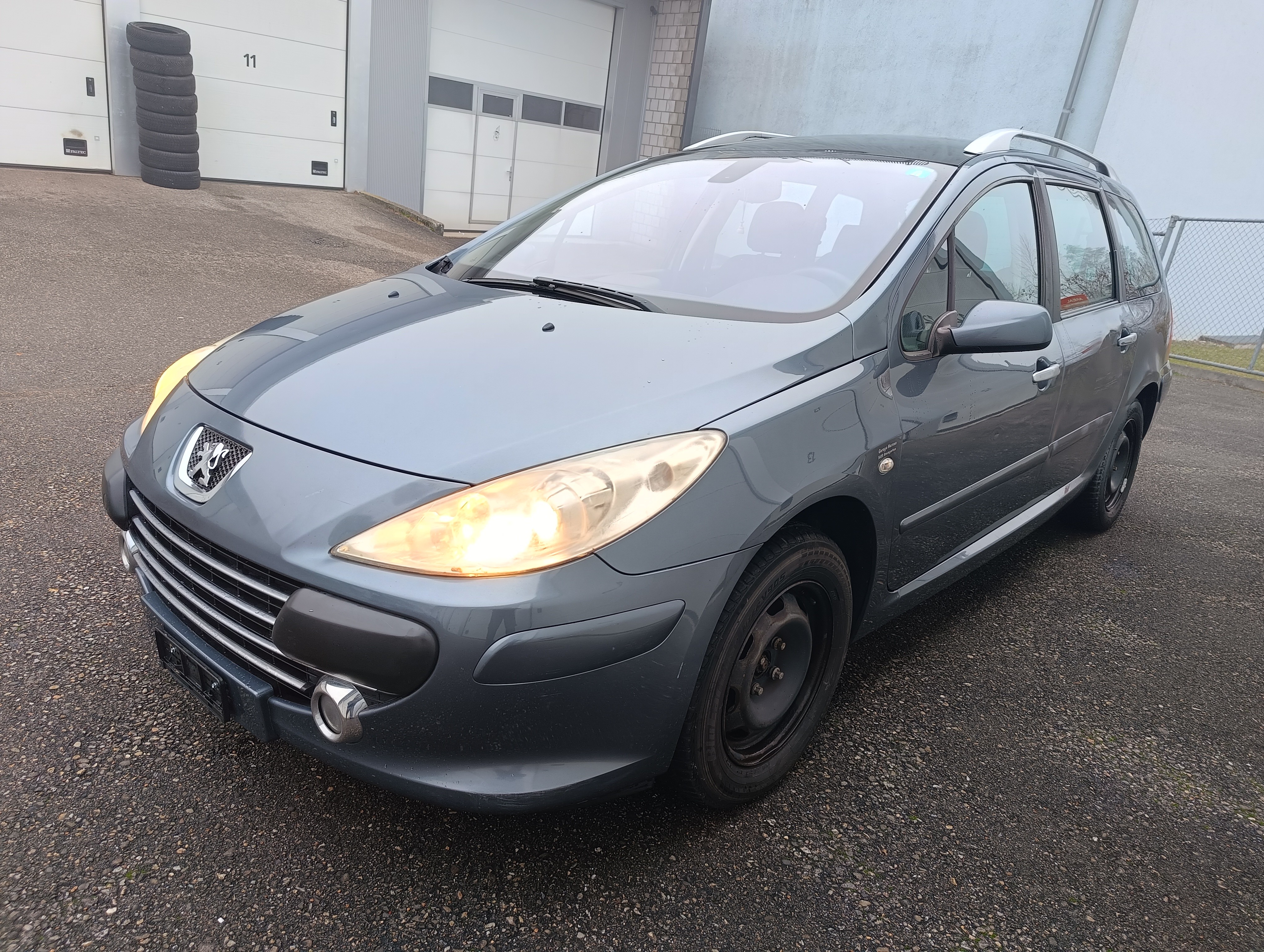 Car photo