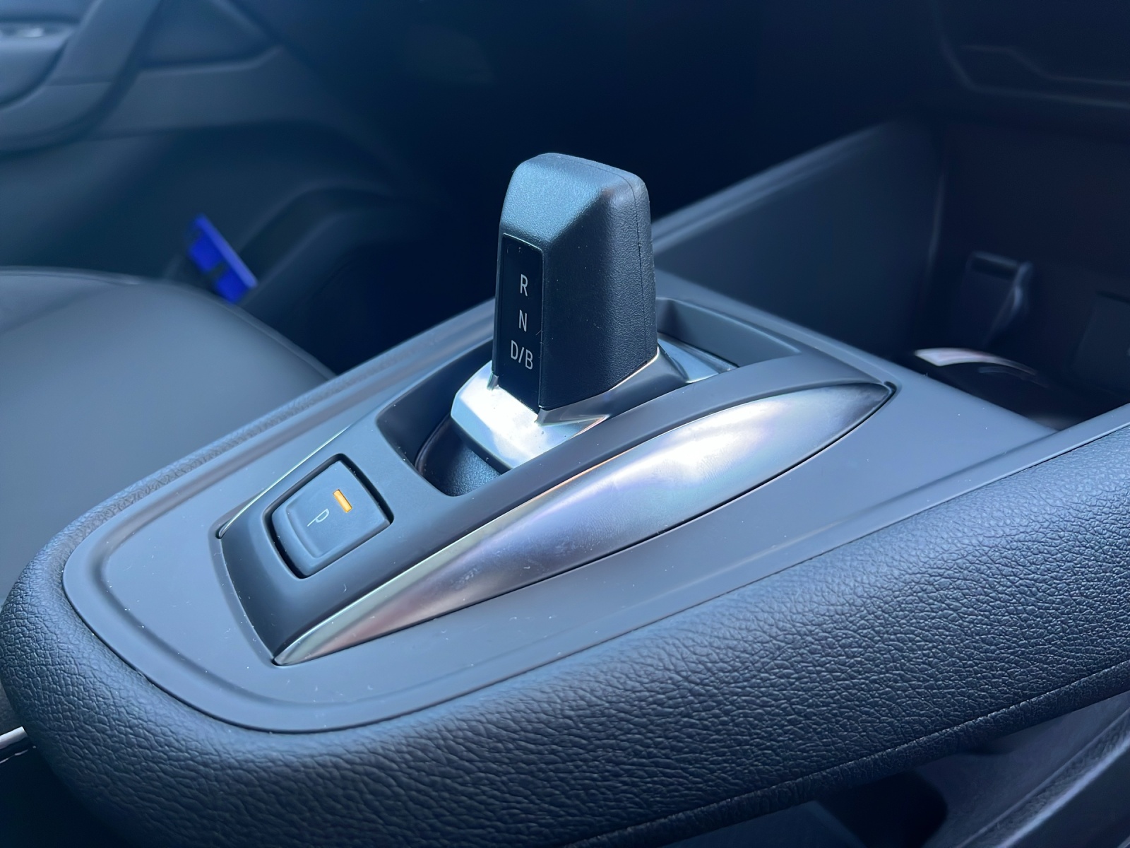 MITSUBISHI Grandis 1.8 HEV Instyle-image-18