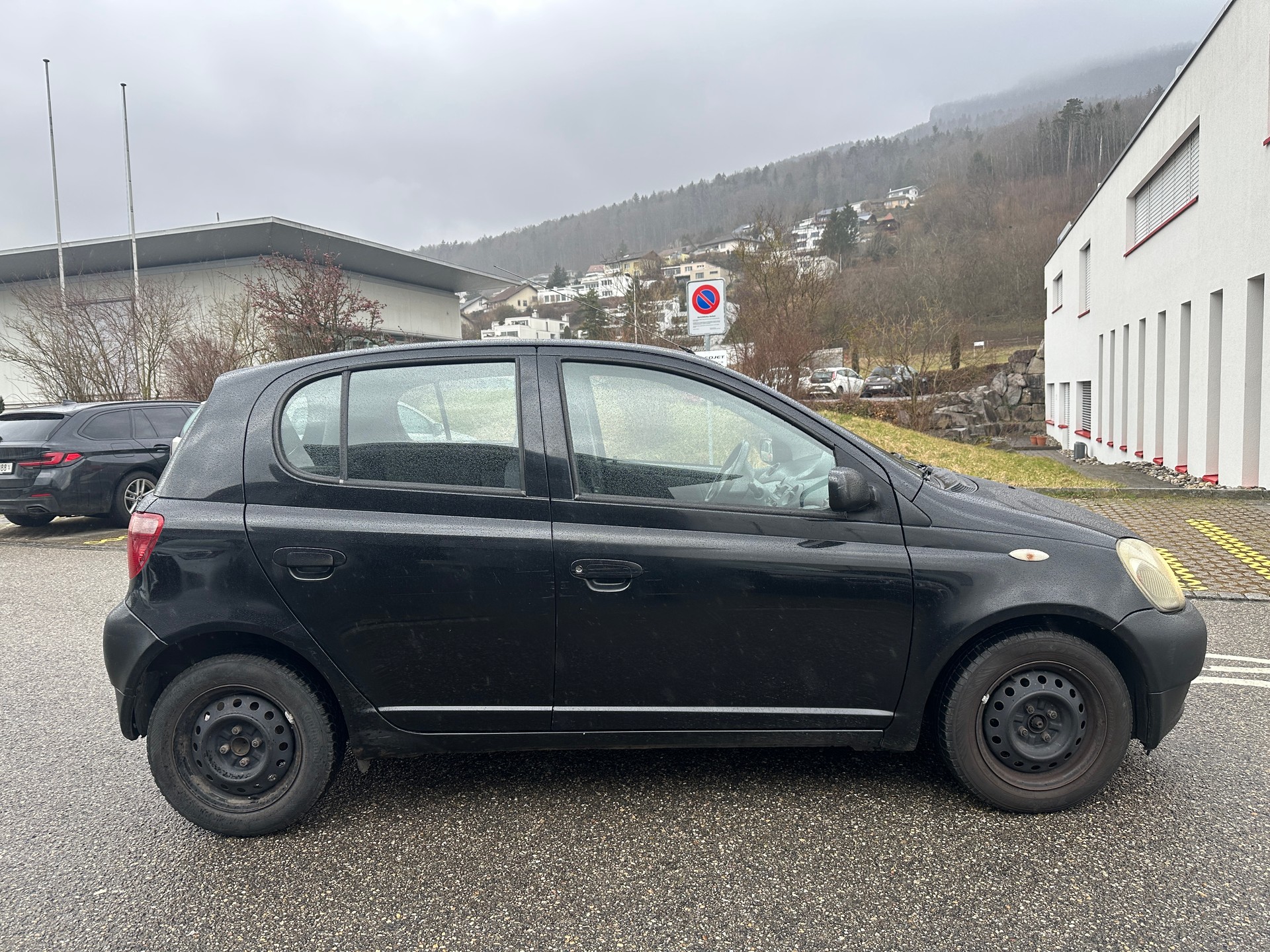 TOYOTA Yaris 1.3 Linea Sol-image-6