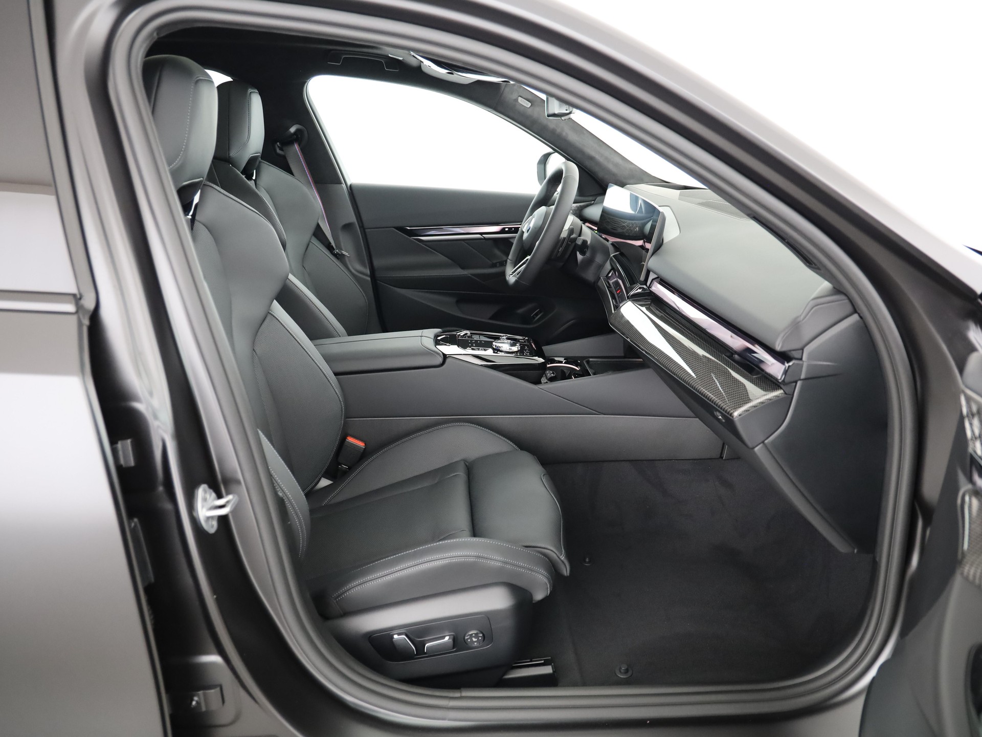 BMW 540d xDrive-image-19