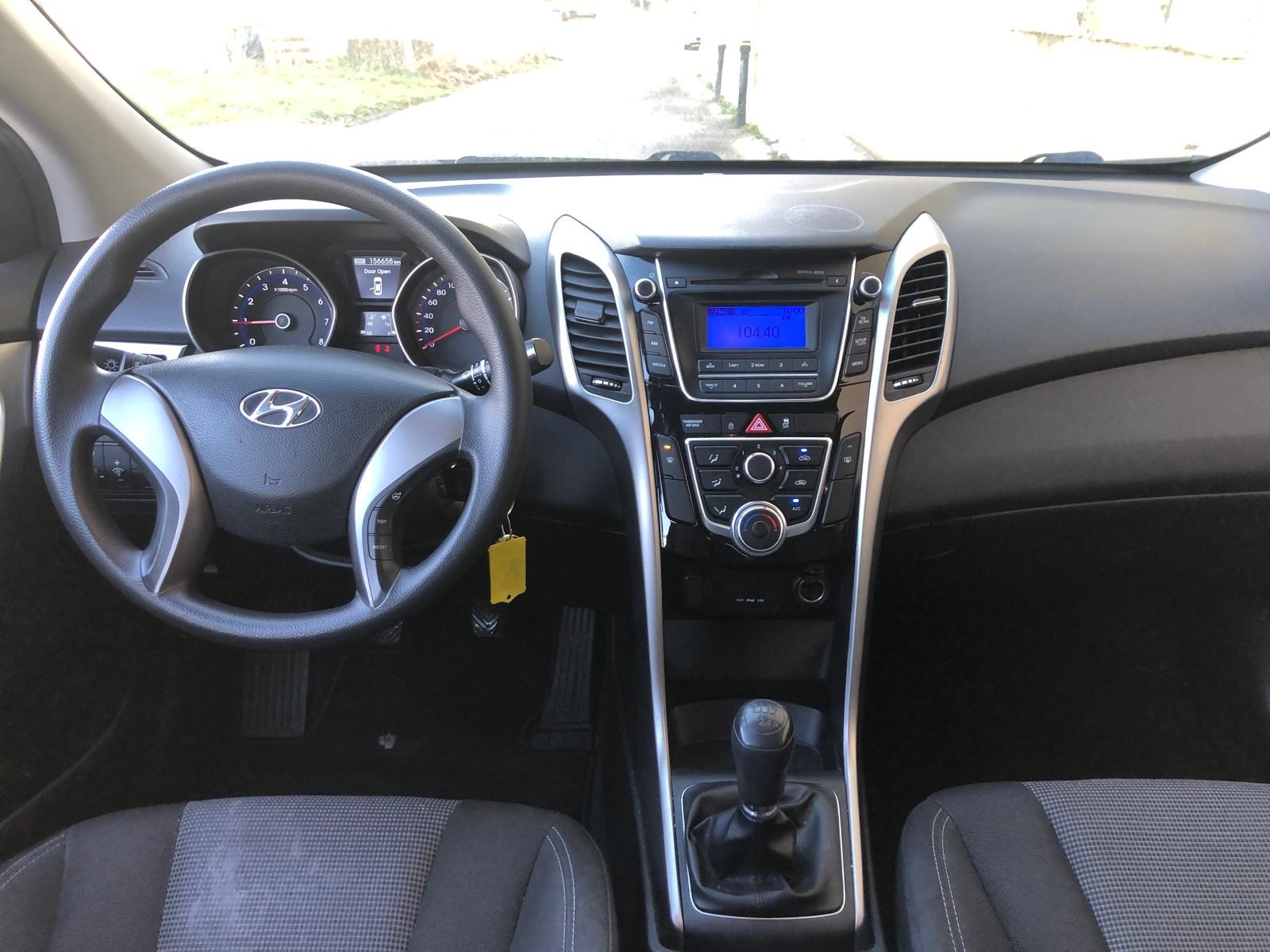 HYUNDAI i30-image-11
