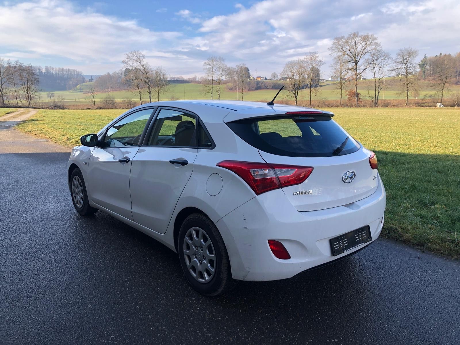 HYUNDAI i30-image-3
