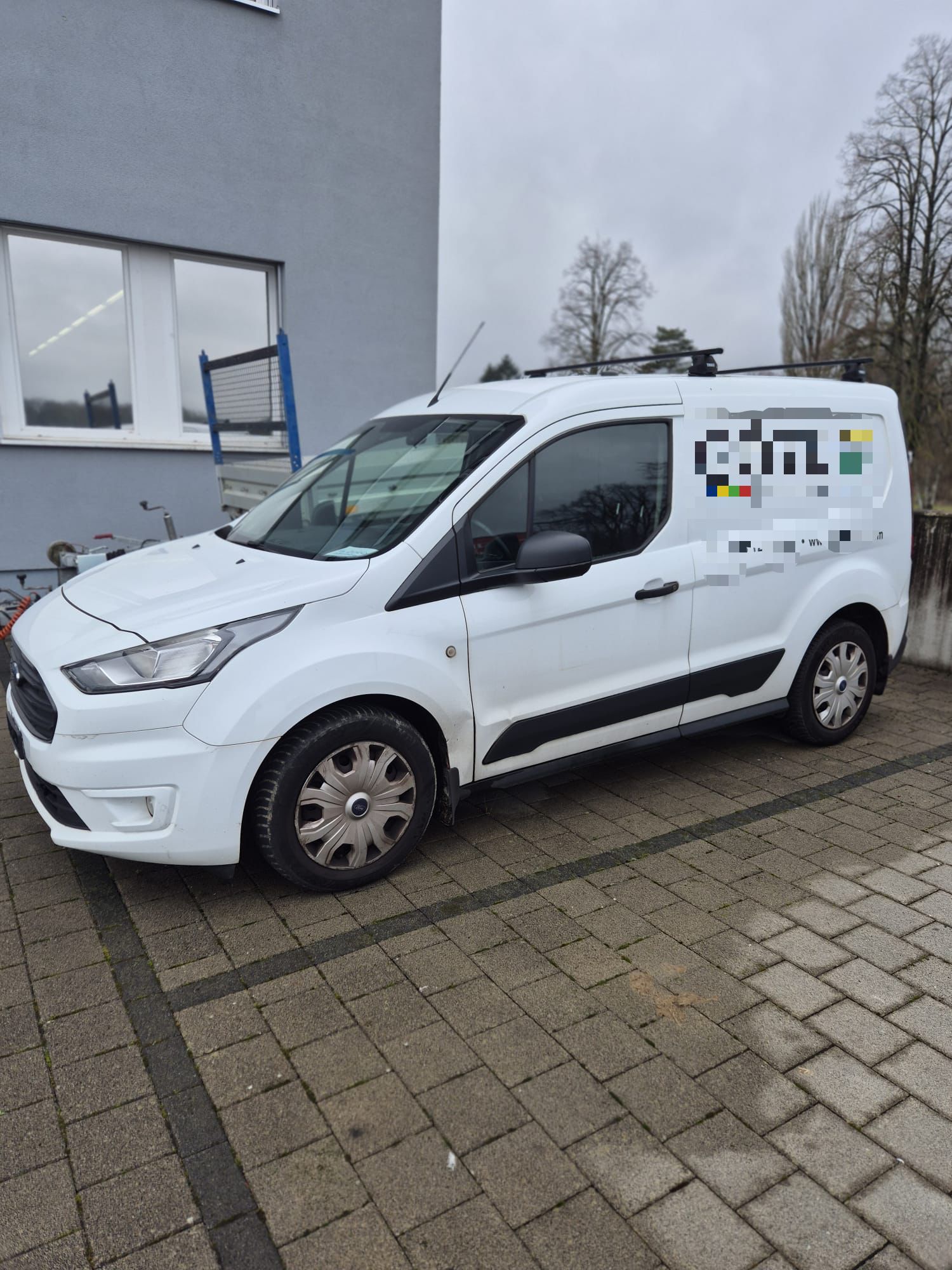 FORD Transit Connect Van T200 1.0 EcoBoost Ambiente-image-2