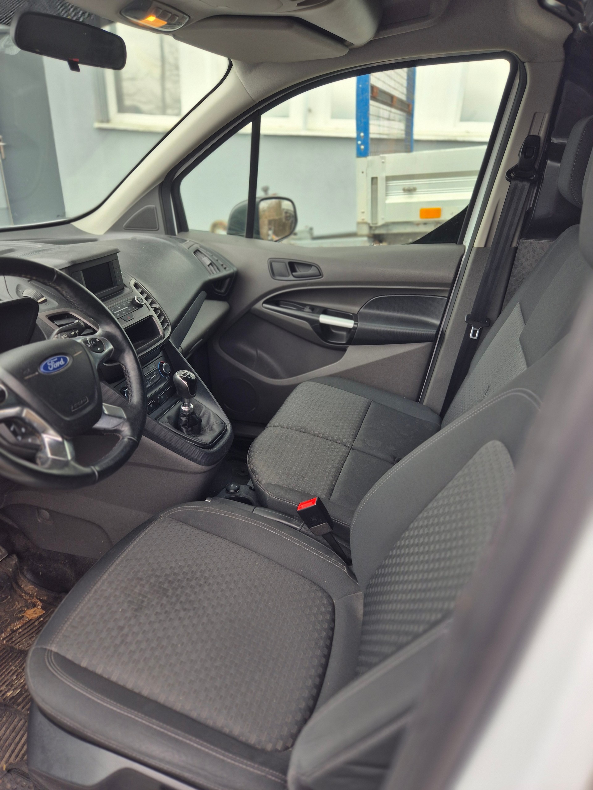 FORD Transit Connect Van T200 1.0 EcoBoost Ambiente-image-5