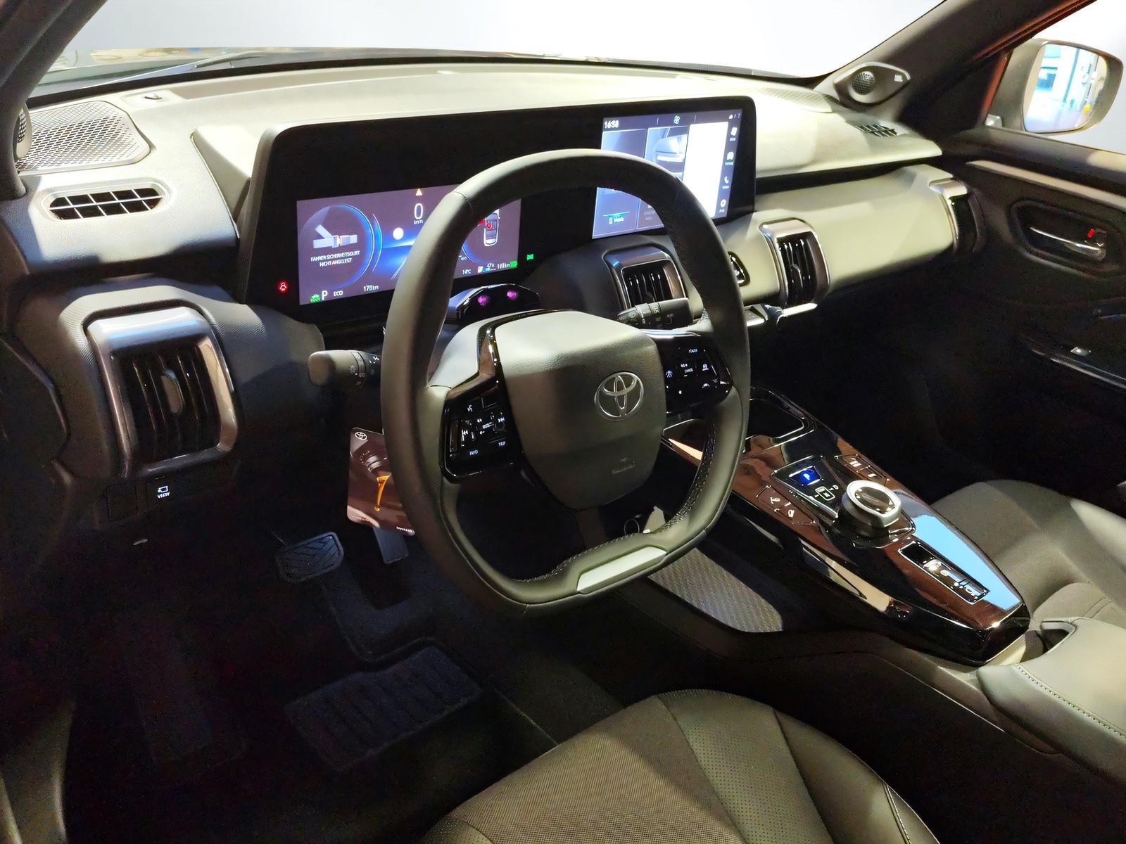TOYOTA Urban Cruiser Premium AWD-image-8