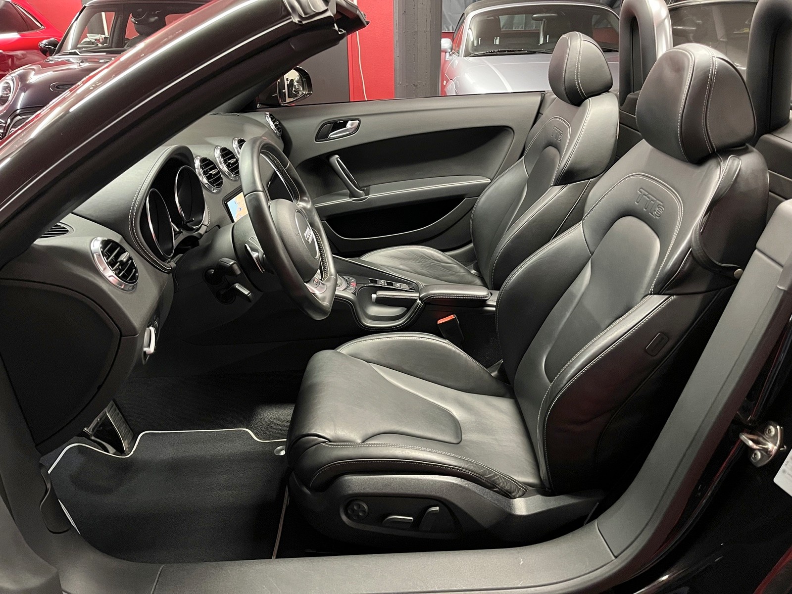 AUDI TTS Roadster 2.0 TFSI quattro S-tronic-image-12