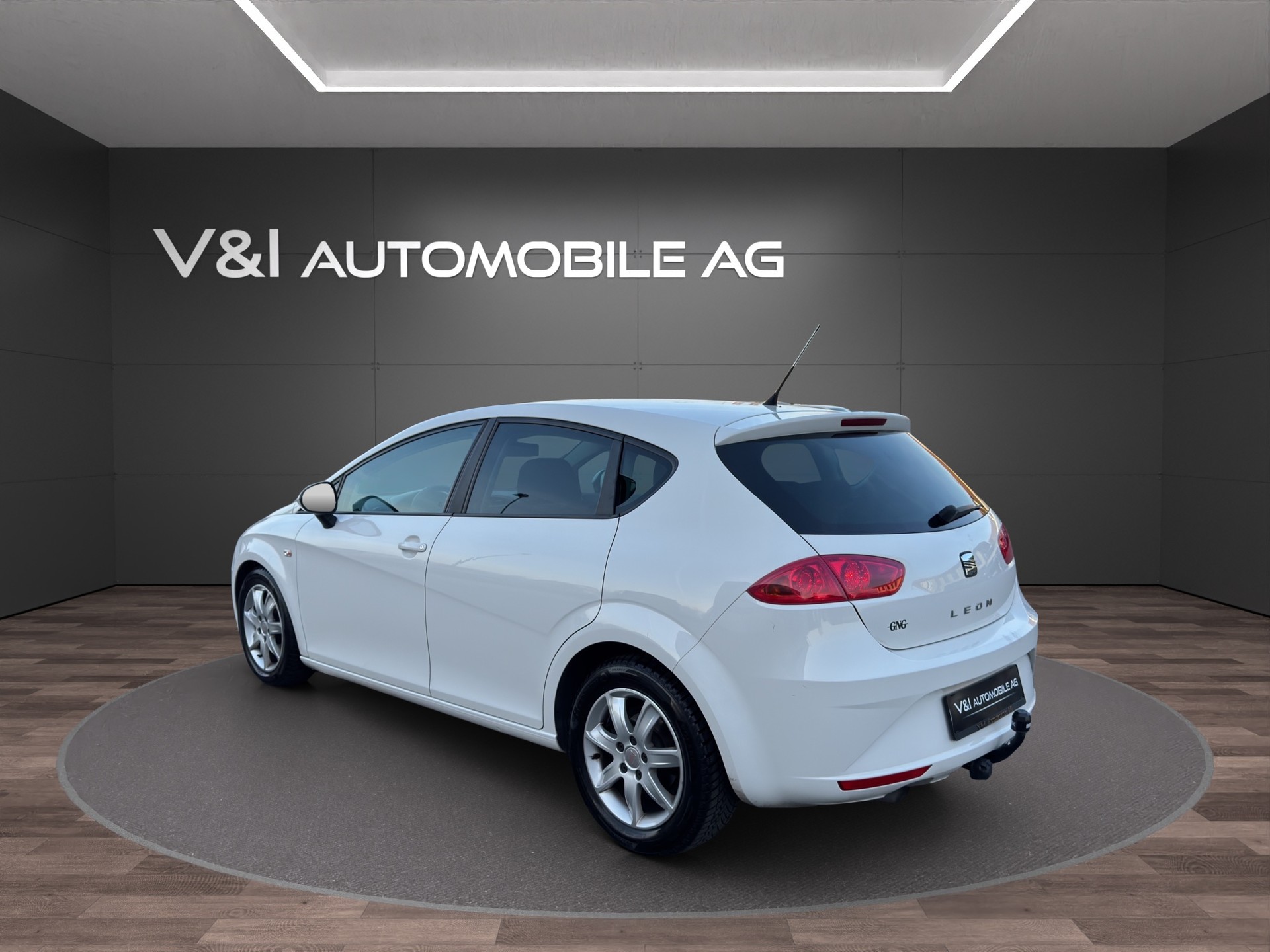 SEAT Leon 1.6 TDI Reference-image-3