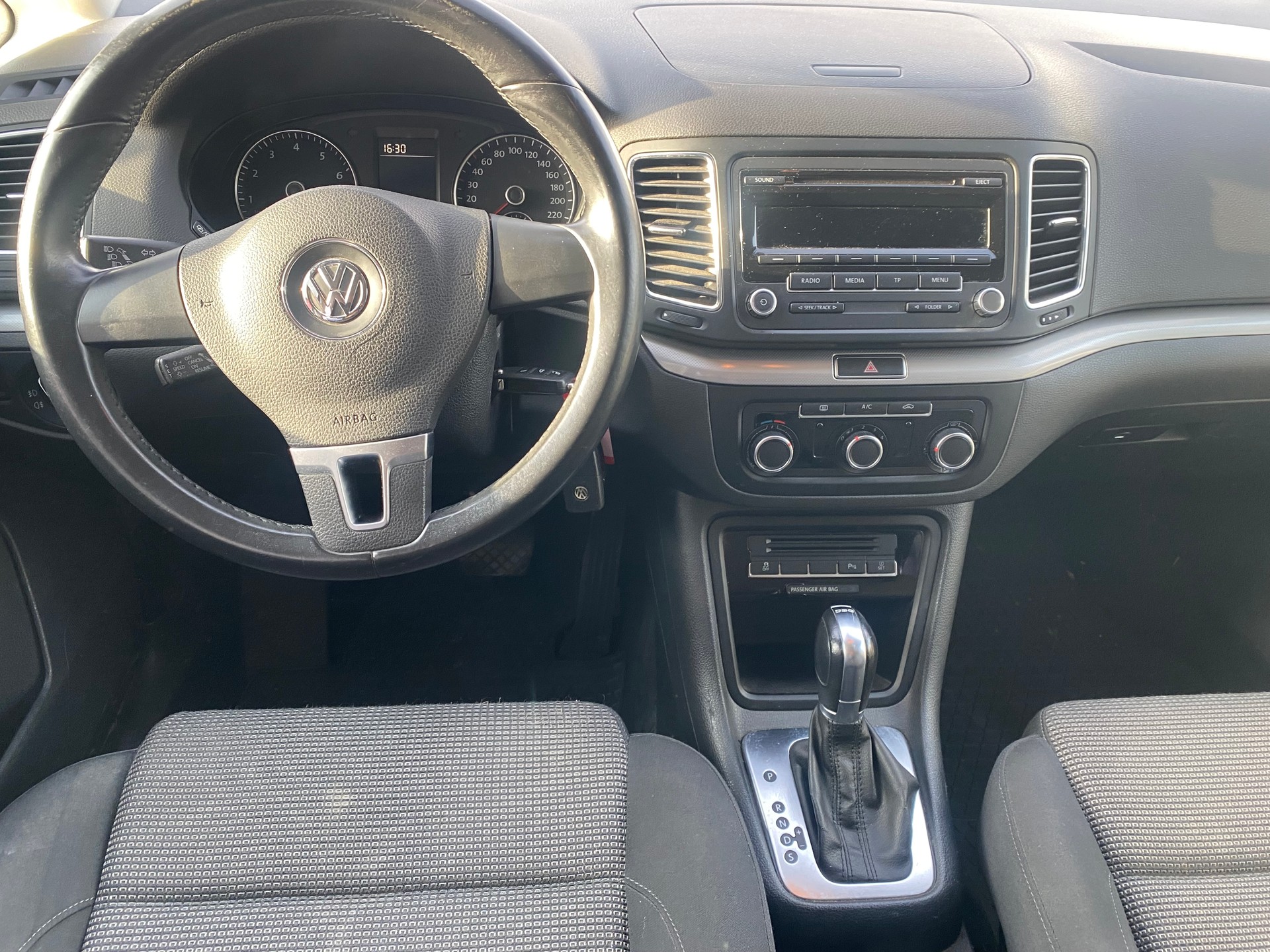 VW Sharan 2.0 TSI Comfortline DSG-image-6
