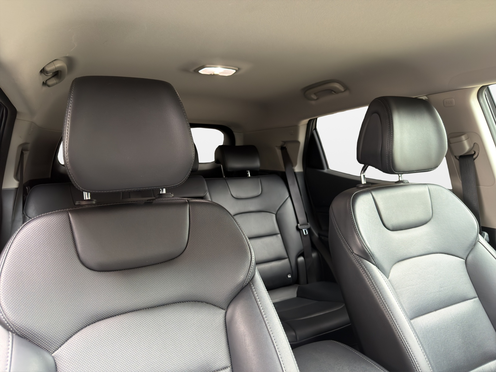KGM-SsangYong Korando 1.5 T GDI Sapphire 4WD Automat-image-15
