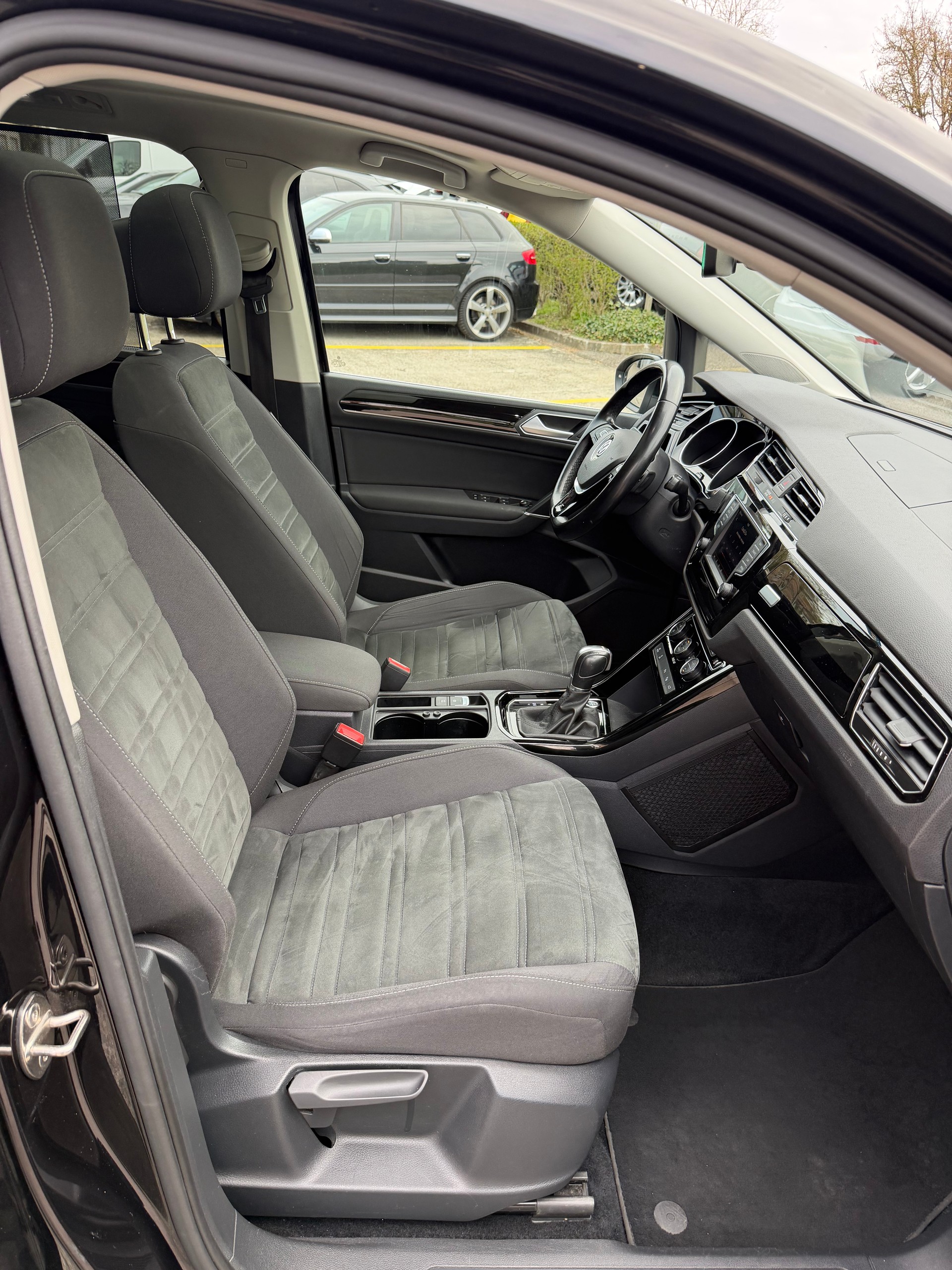 VW Touran 2.0 TDI BlueMotion Technology Highline DSG-image-17