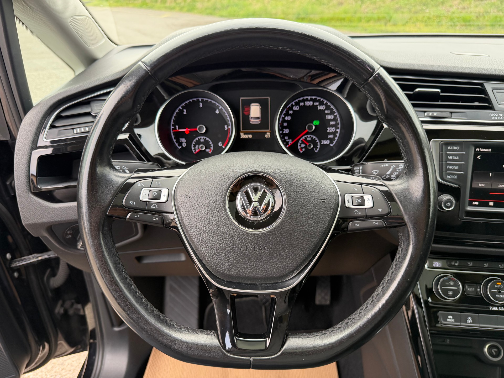 VW Touran 2.0 TDI BlueMotion Technology Highline DSG-image-10