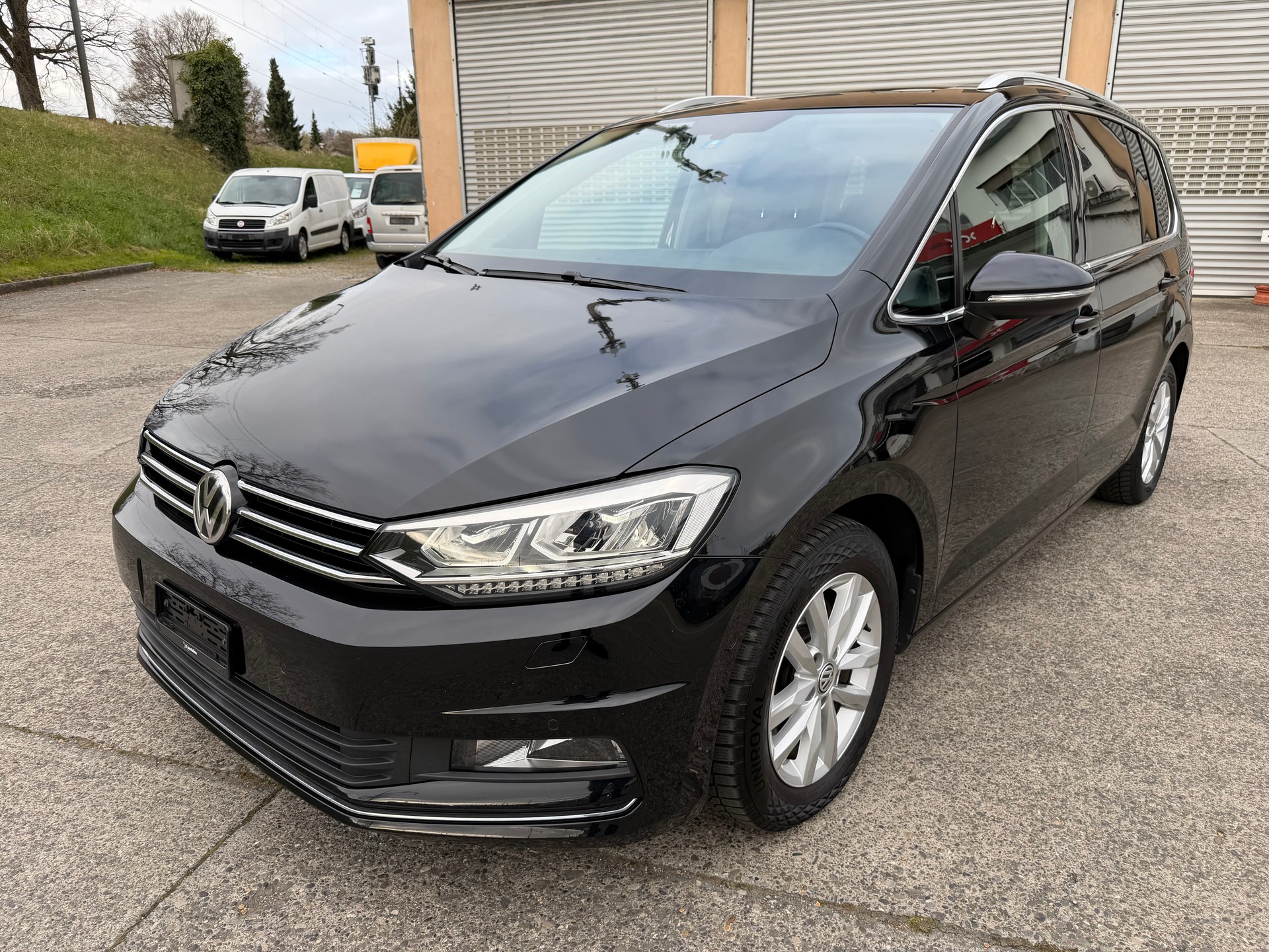 VW Touran 2.0 TDI BlueMotion Technology Highline DSG-image-0