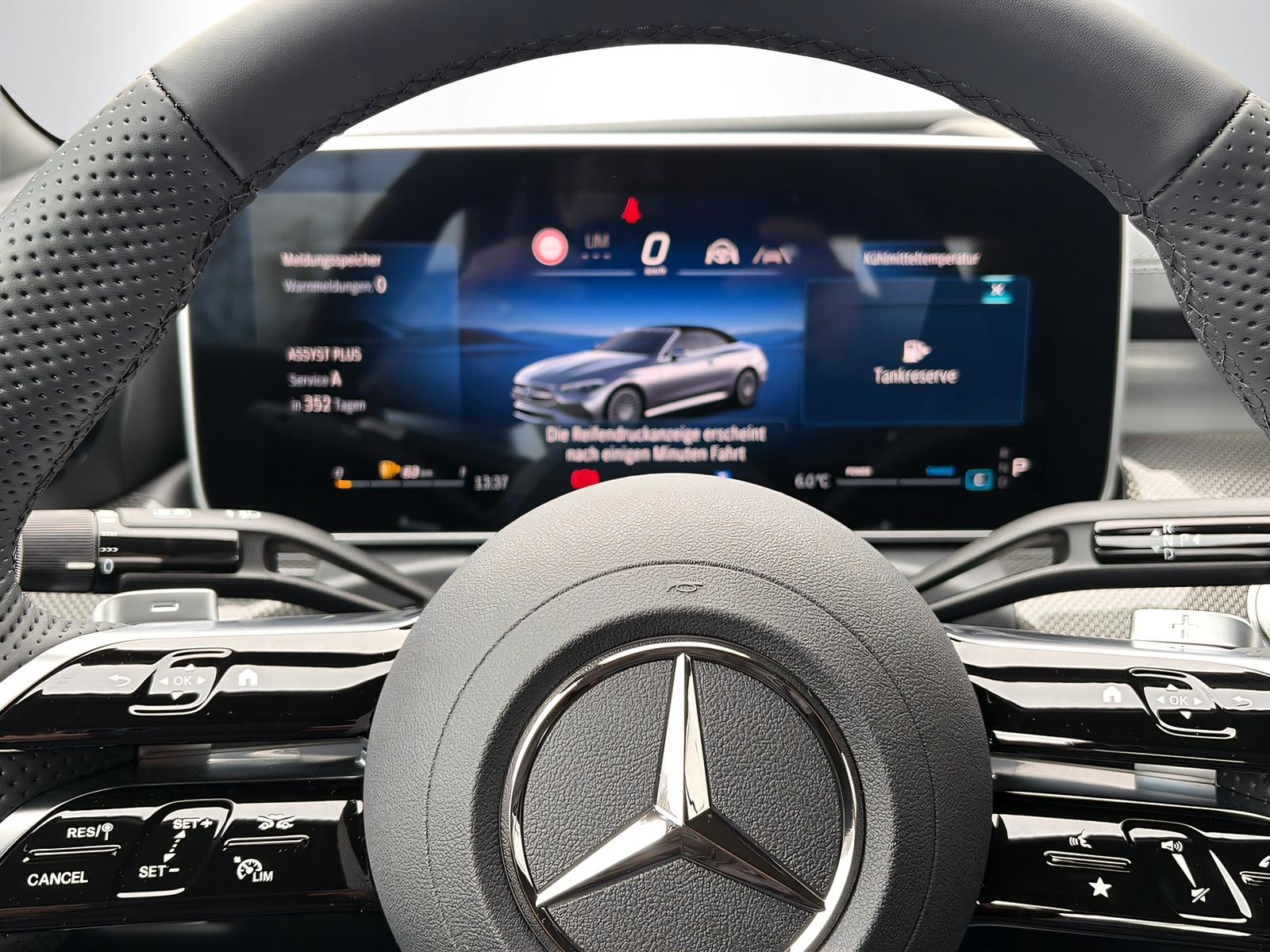 MERCEDES-BENZ CLE 300 AMG Line 4matic Cabriolet-image-9