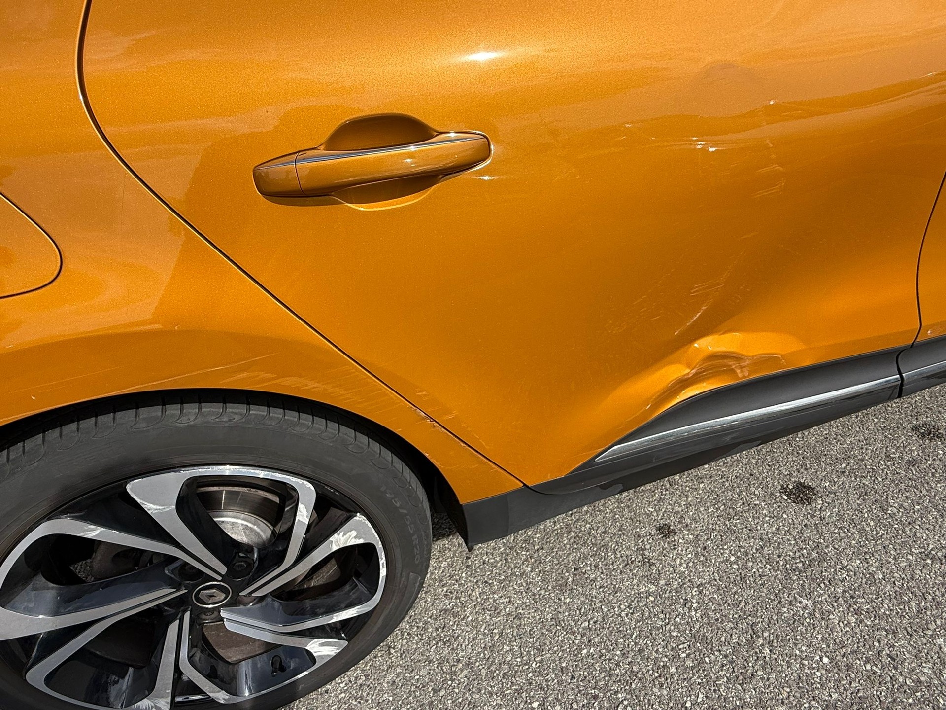 RENAULT Scénic 1.3 16V Turbo Intens EDC-image-3