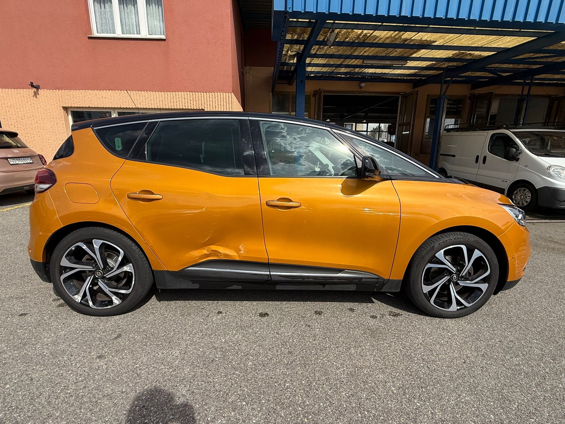 RENAULT Scénic 1.3 16V Turbo Intens EDC-image-6