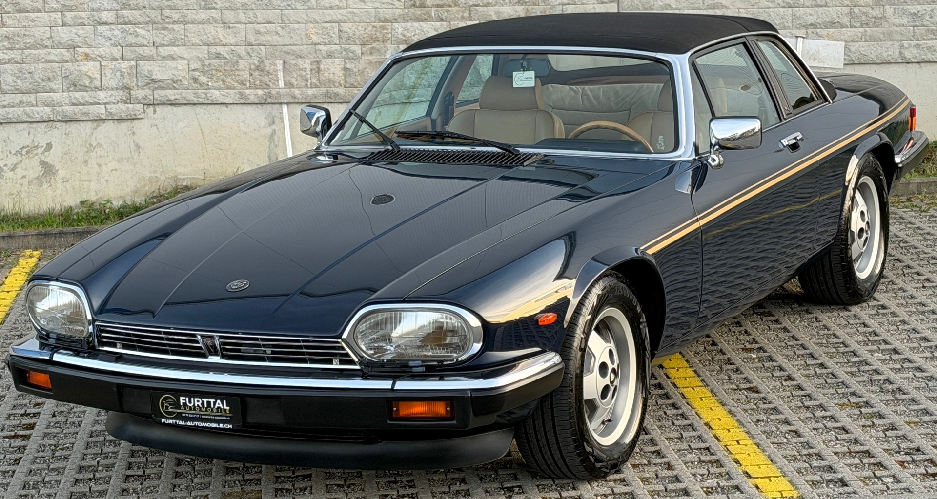 JAGUAR XJS 5.3 V12 Convertible-image-4